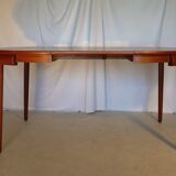 Scandinavian extensible round table Hans Olsen