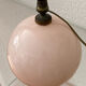 Lampe boule en verre opalin rose pâle