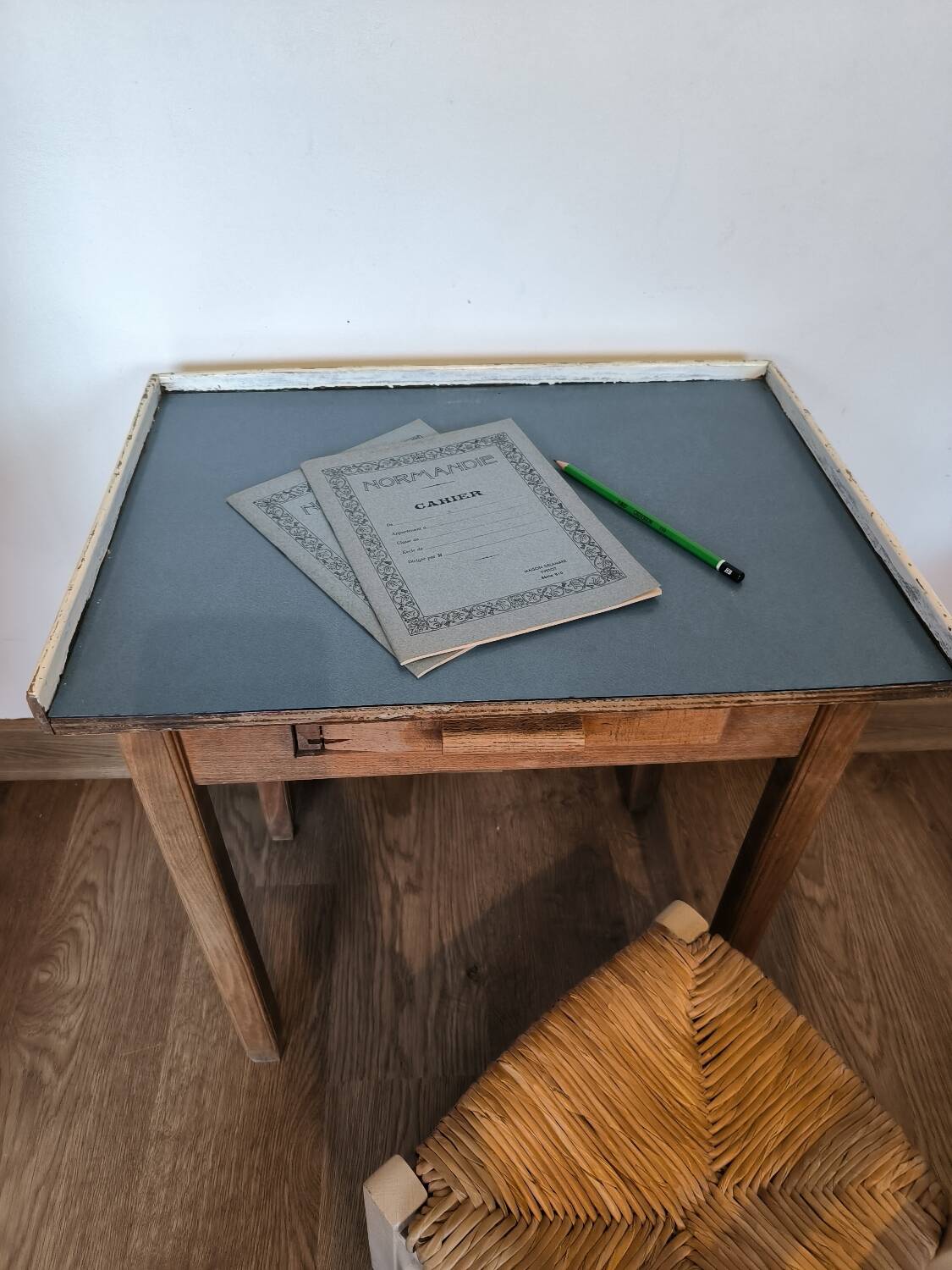 Delagrave school desk