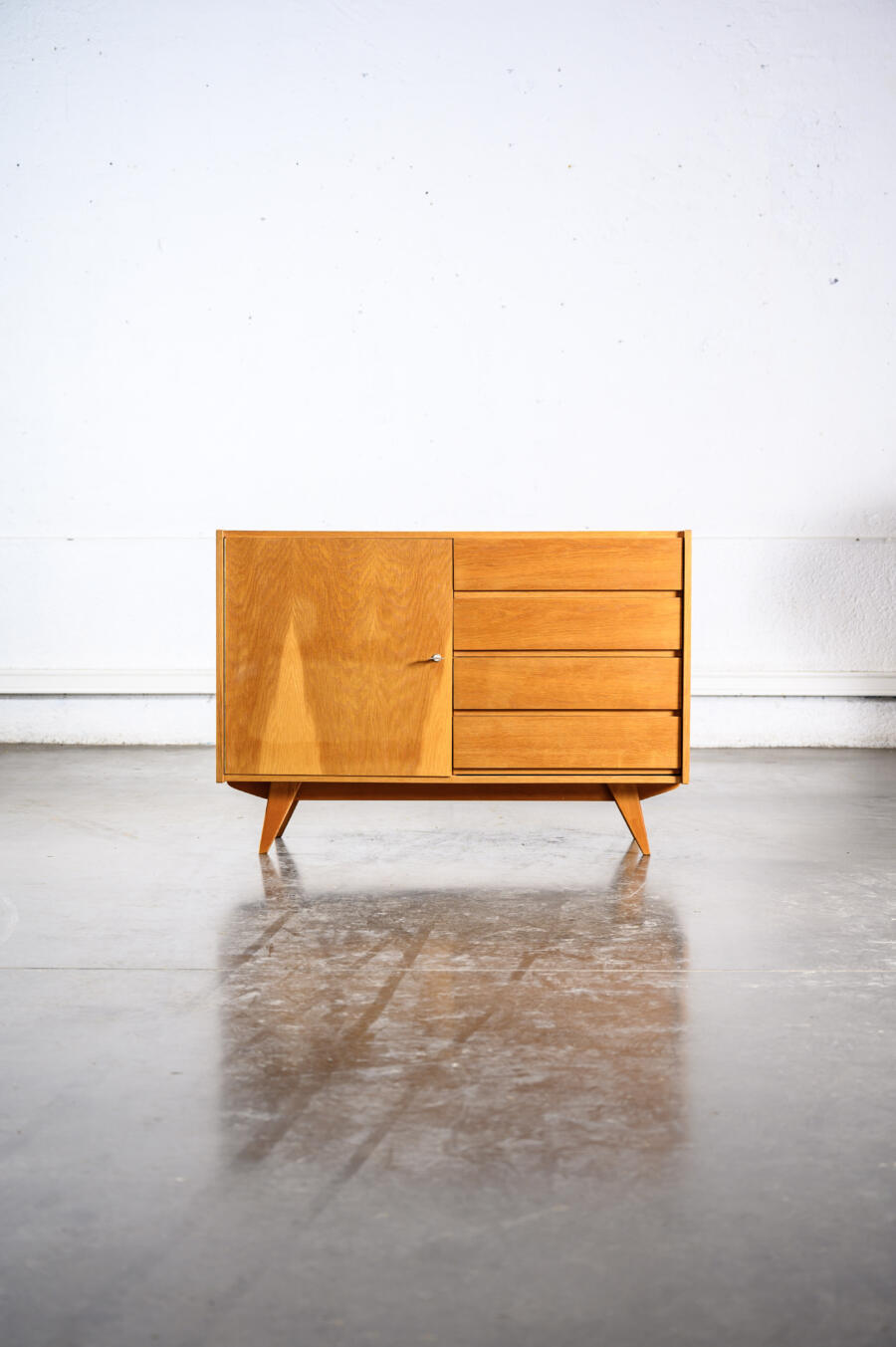 Buffet Jiroutek en bois