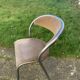 Chaise en velours beige et chrome forme courbée vintage 1950