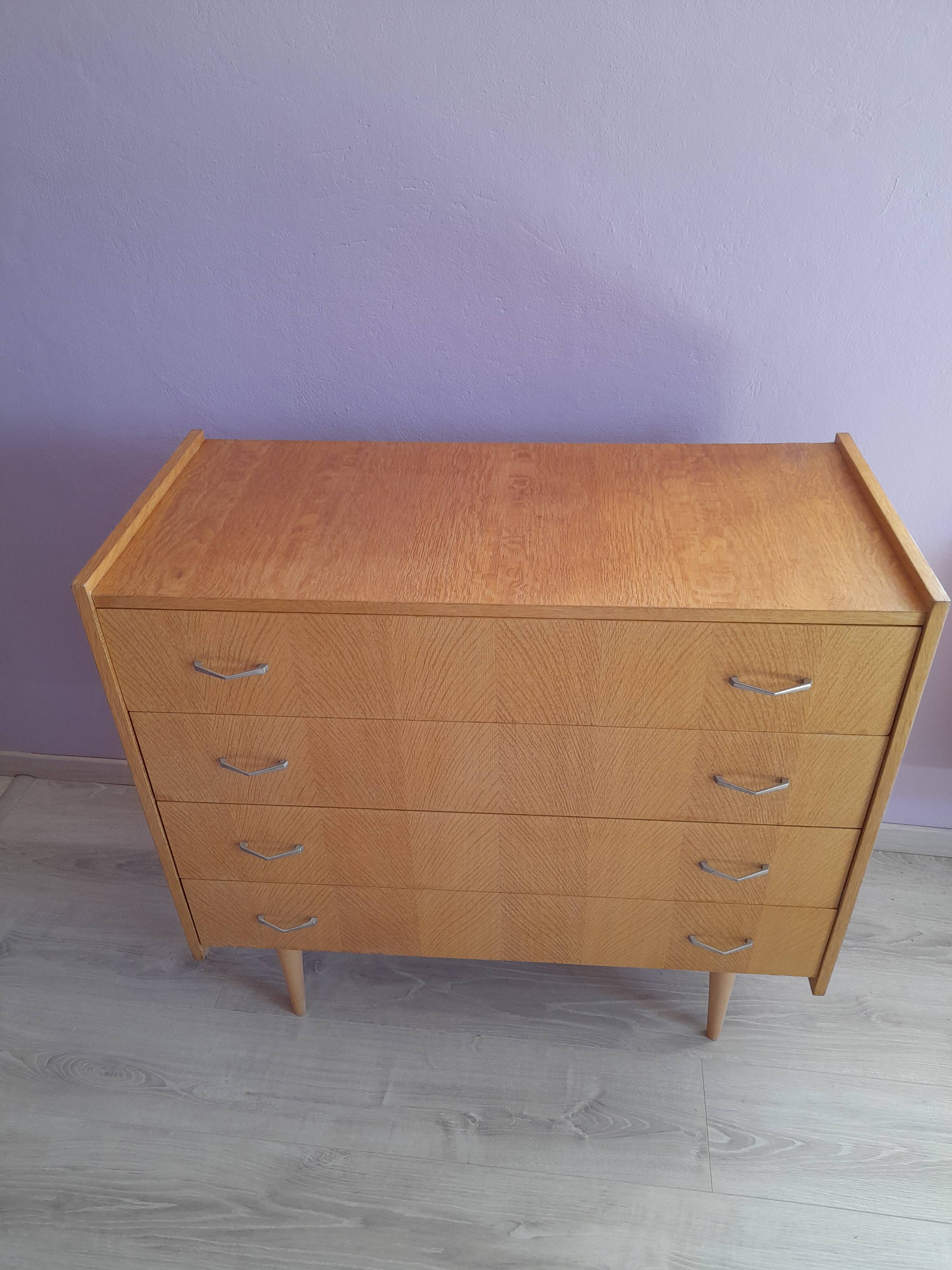 Vintage oak chest of drawers