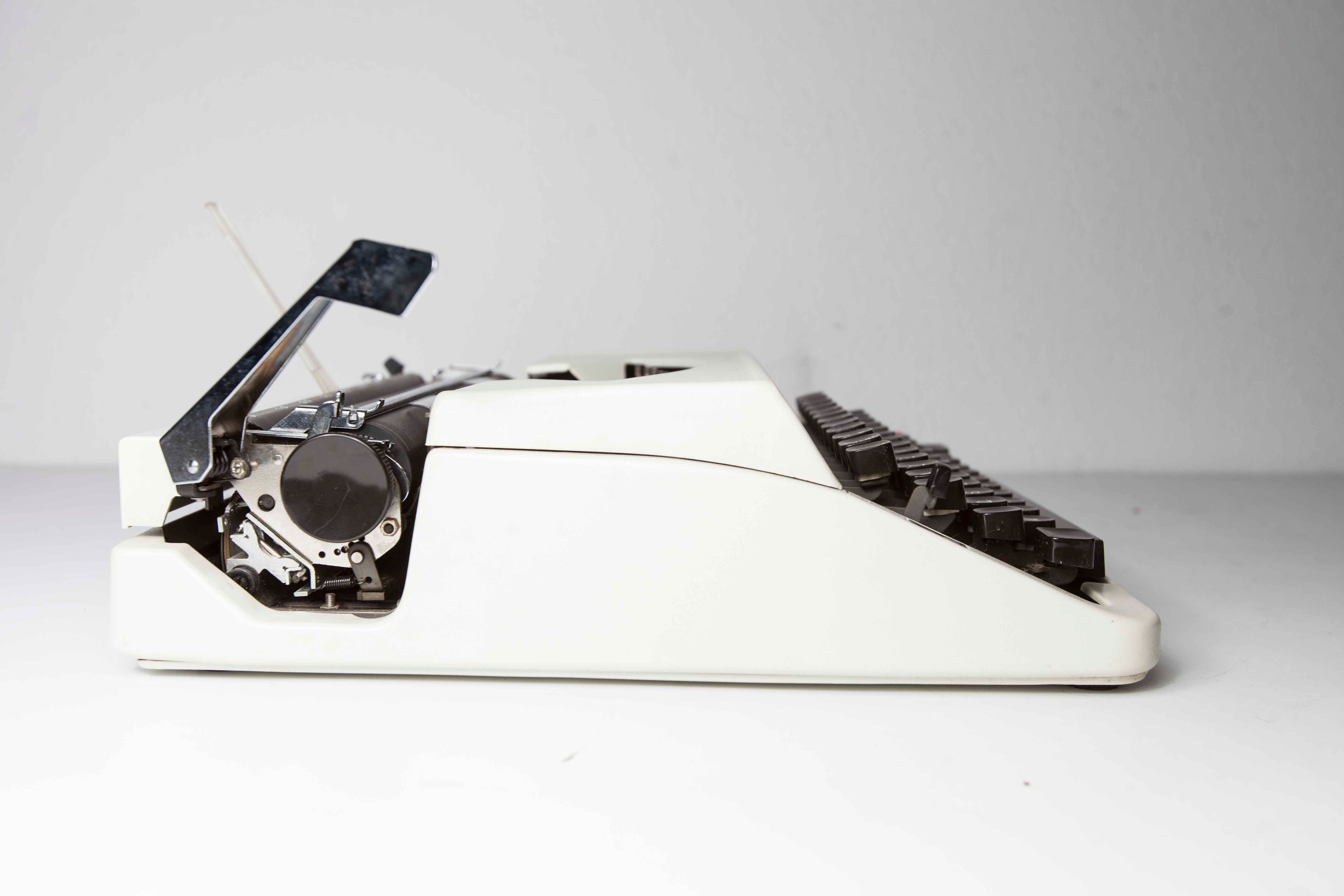 Royal Typewriter 203 1970 Japan