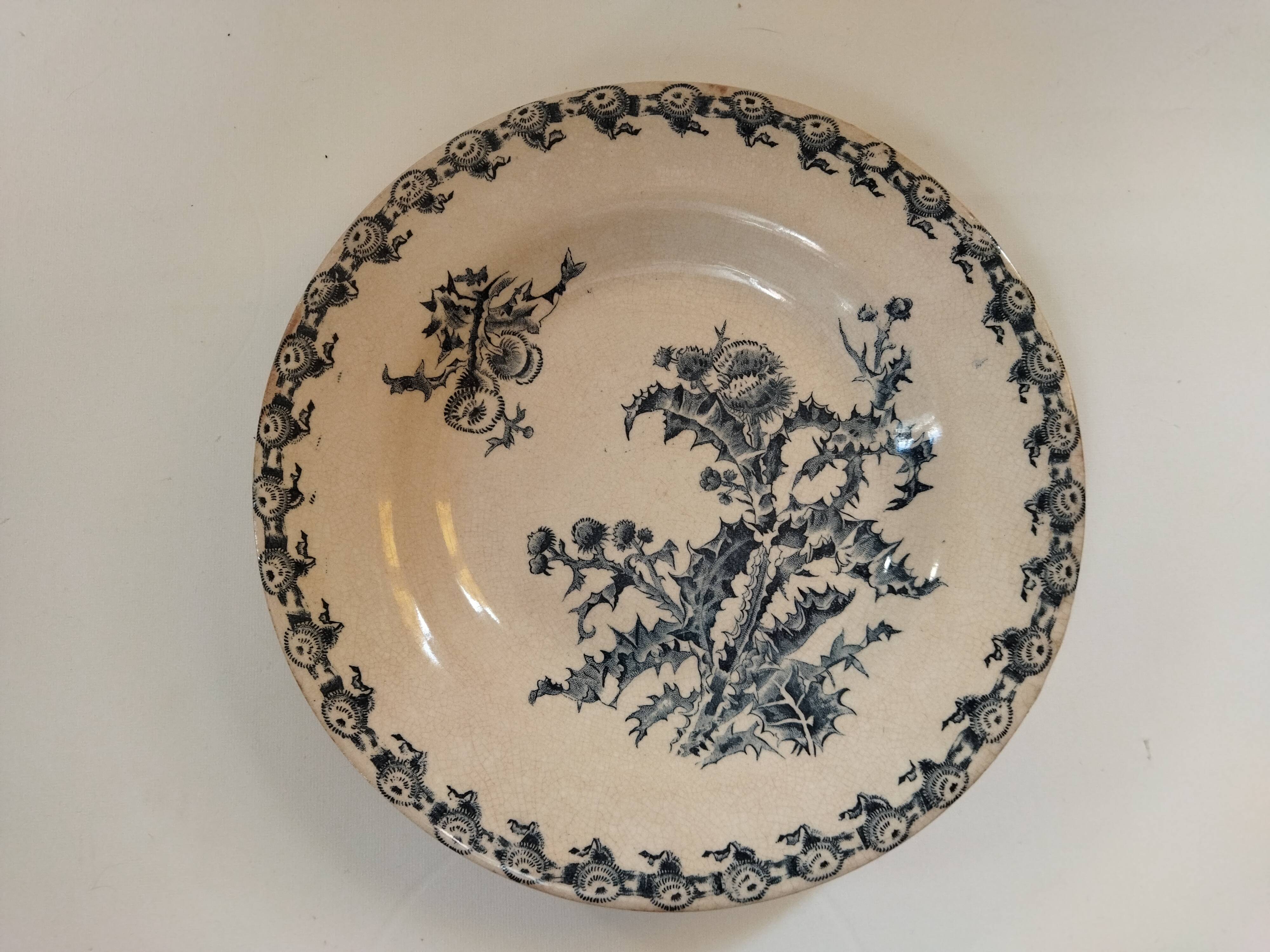 Hollow plate "Chardons" of Gien