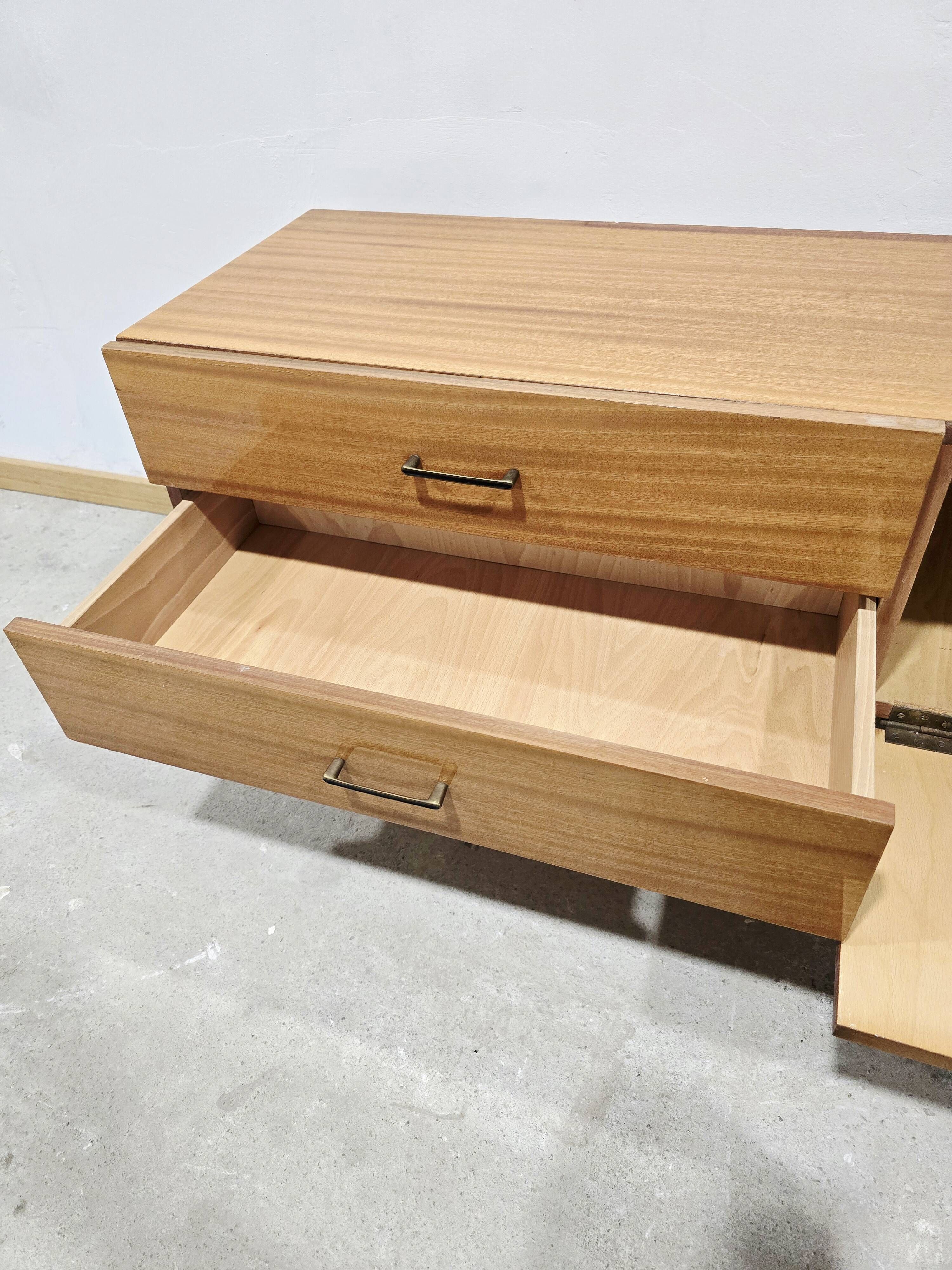 Vintage Mahogany-Coloured Sideboard with Brass Handles – 1990s