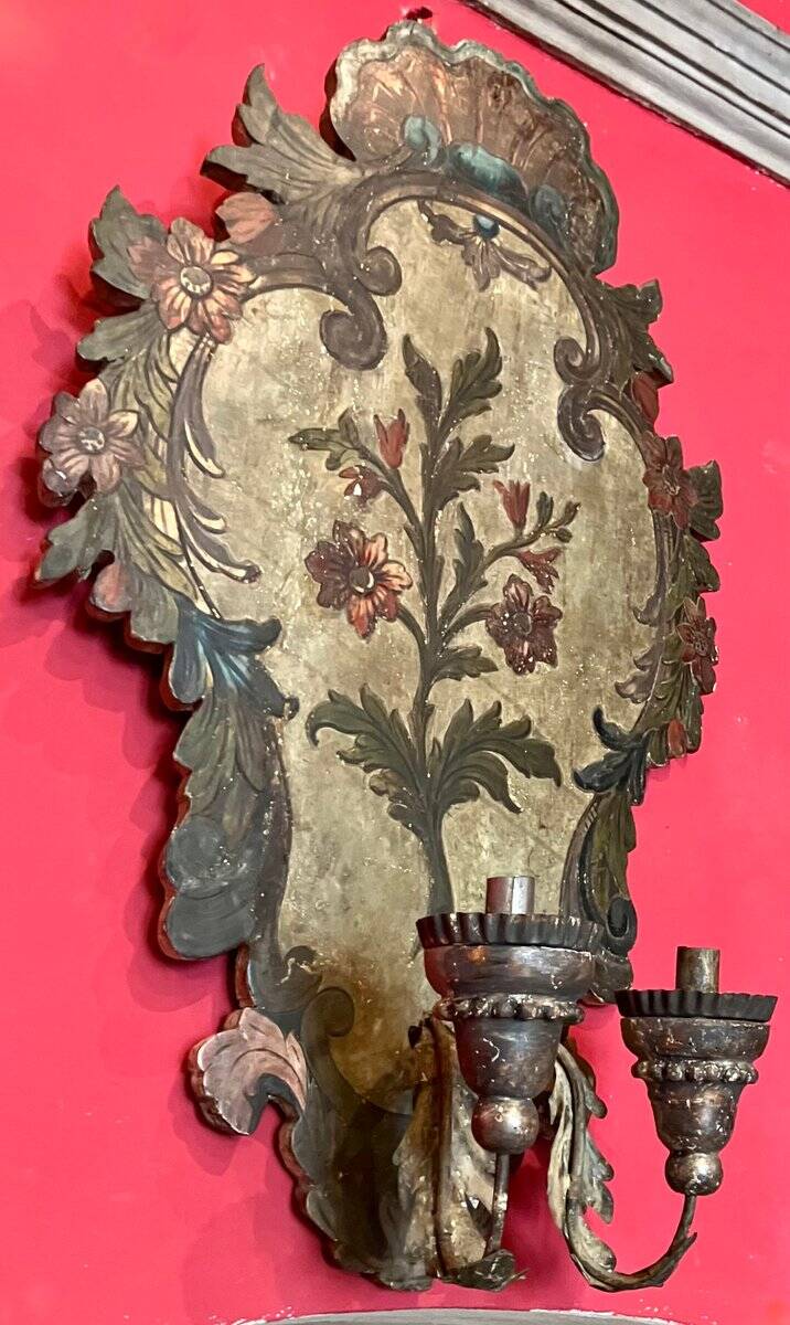18th Century Rococo Venetian Polychrome and Mecca Lacquered Wooden Wall Sconces with Iron Arms, Set of 2