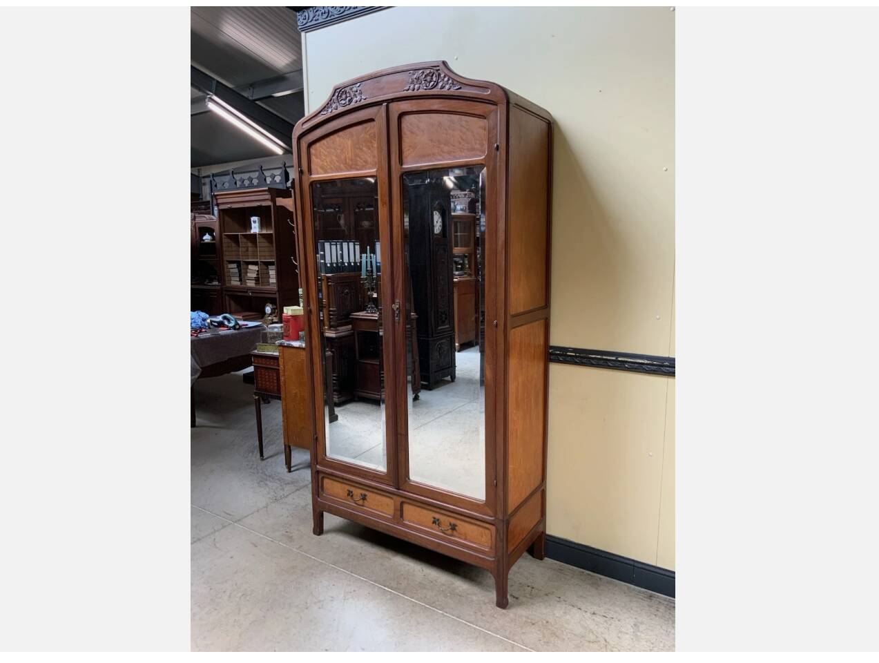 Armoire à linge - style Art nouveau