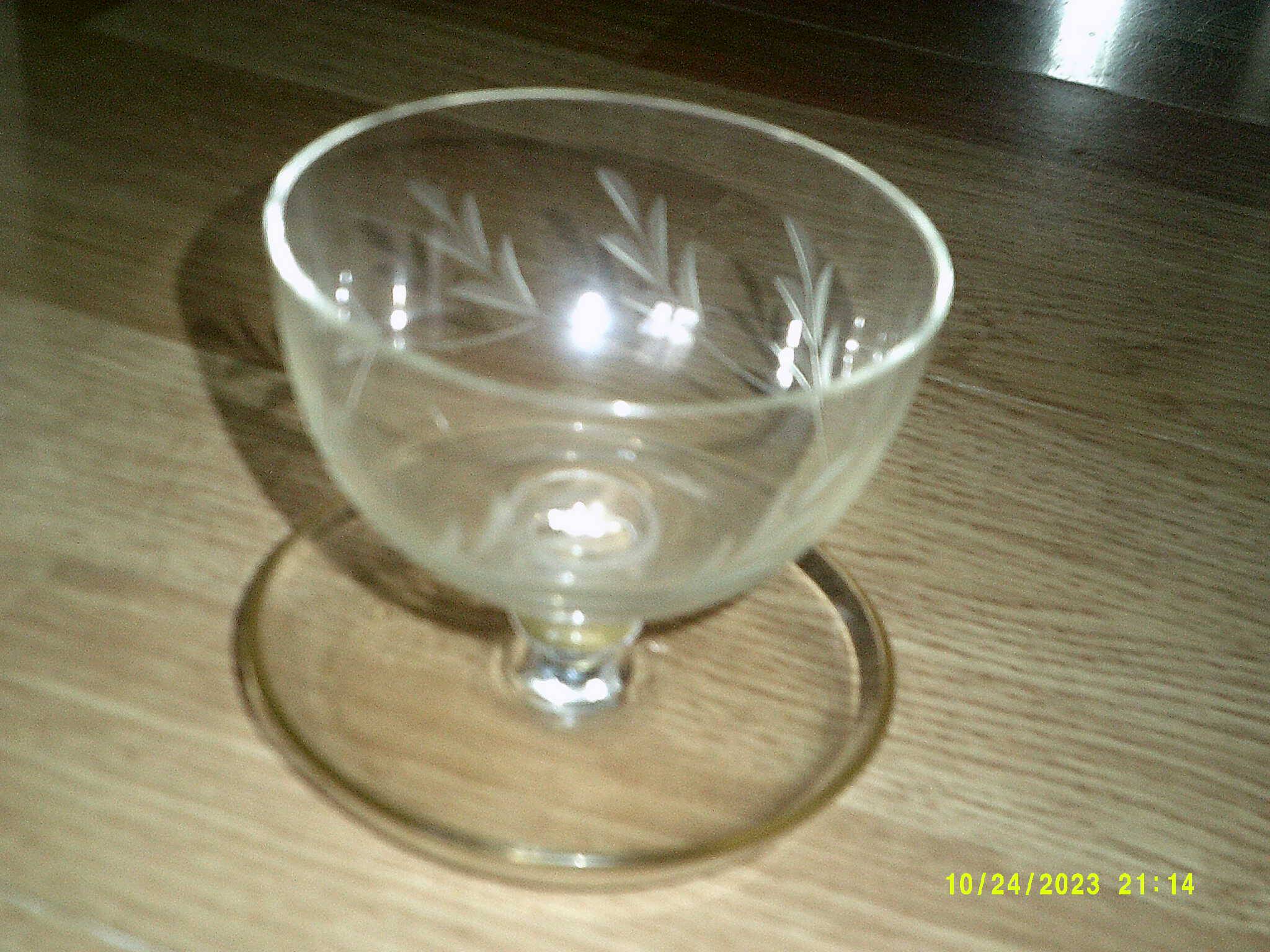 set of 5 crystal cherry bowls in very good condition