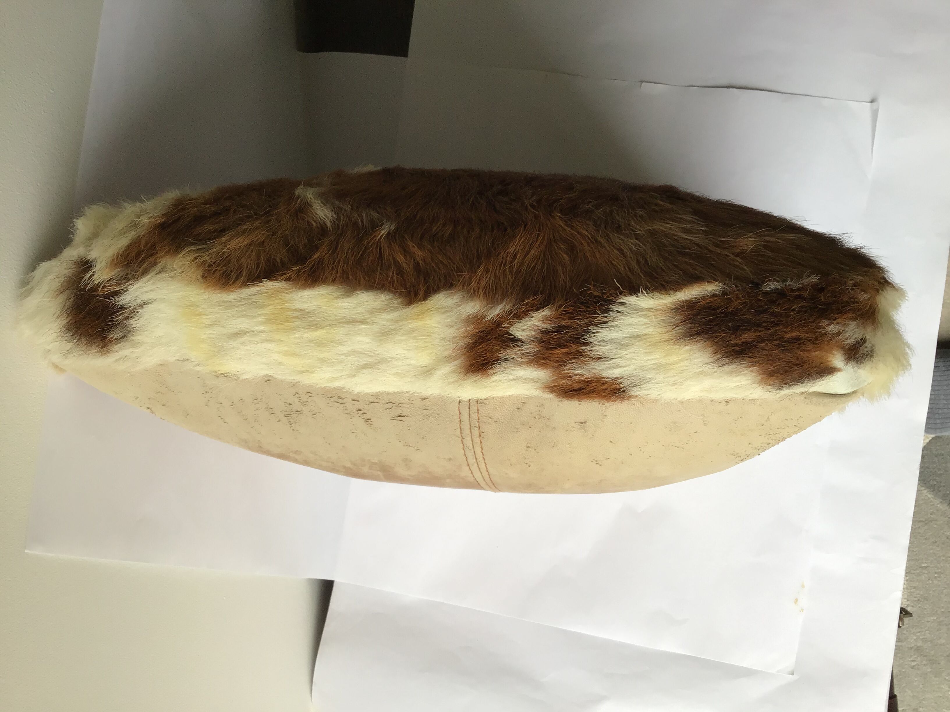 Cow and leather cushion 34x34cm