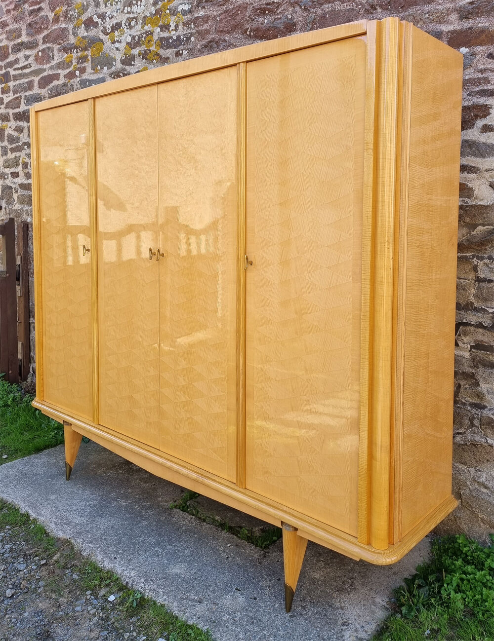 Wardrobe wardrobe and vintage shelves 50s, mirrors