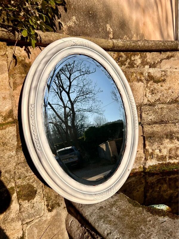 Shabby chic oval mirror