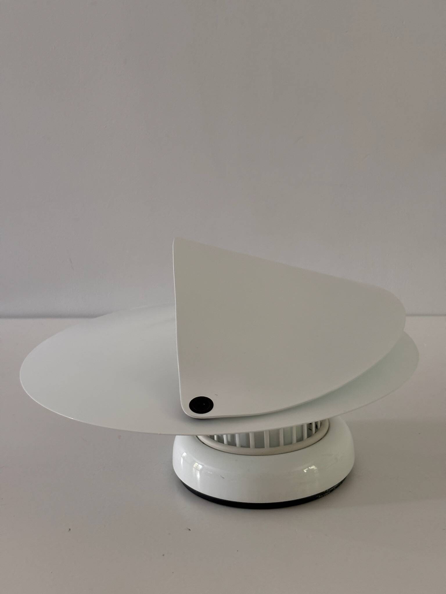 Giovi wall light by Achille Castiglioni for Flos 1982 Lacquered White Metal Design