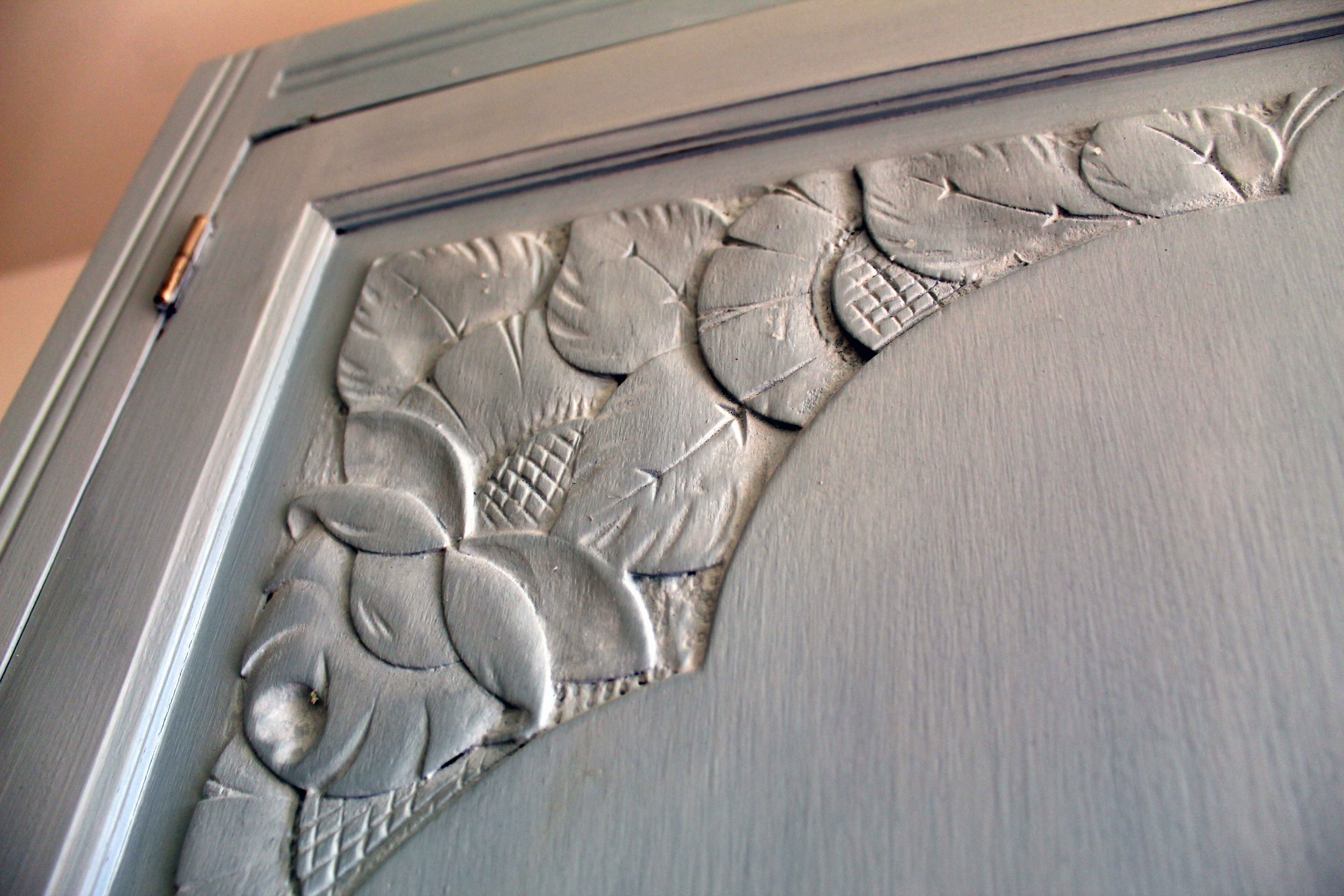 Parisian wardrobe year 60