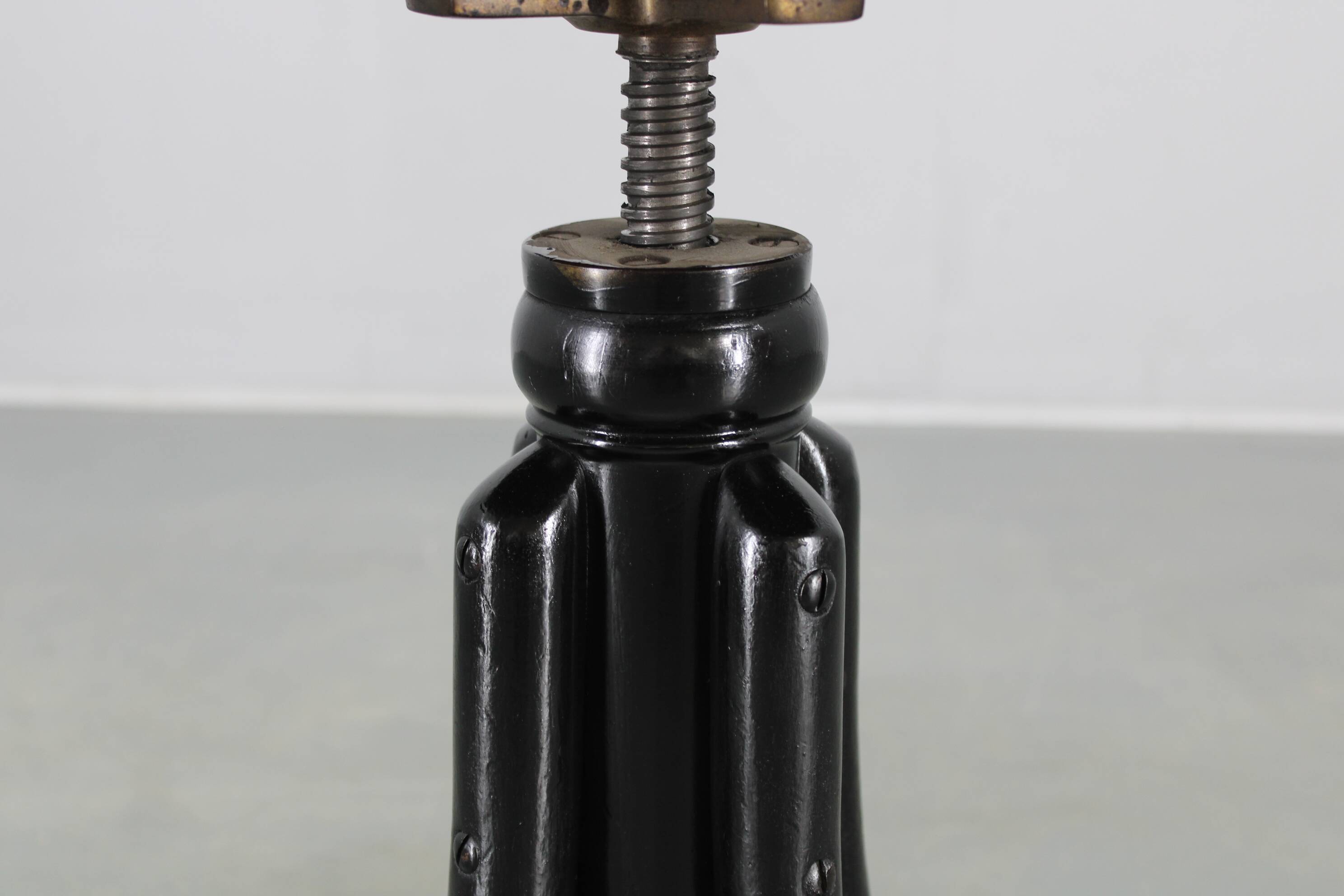 Thonet adjustable bentwood piano stool in black ebony finish, Czechoslovakia 1930s