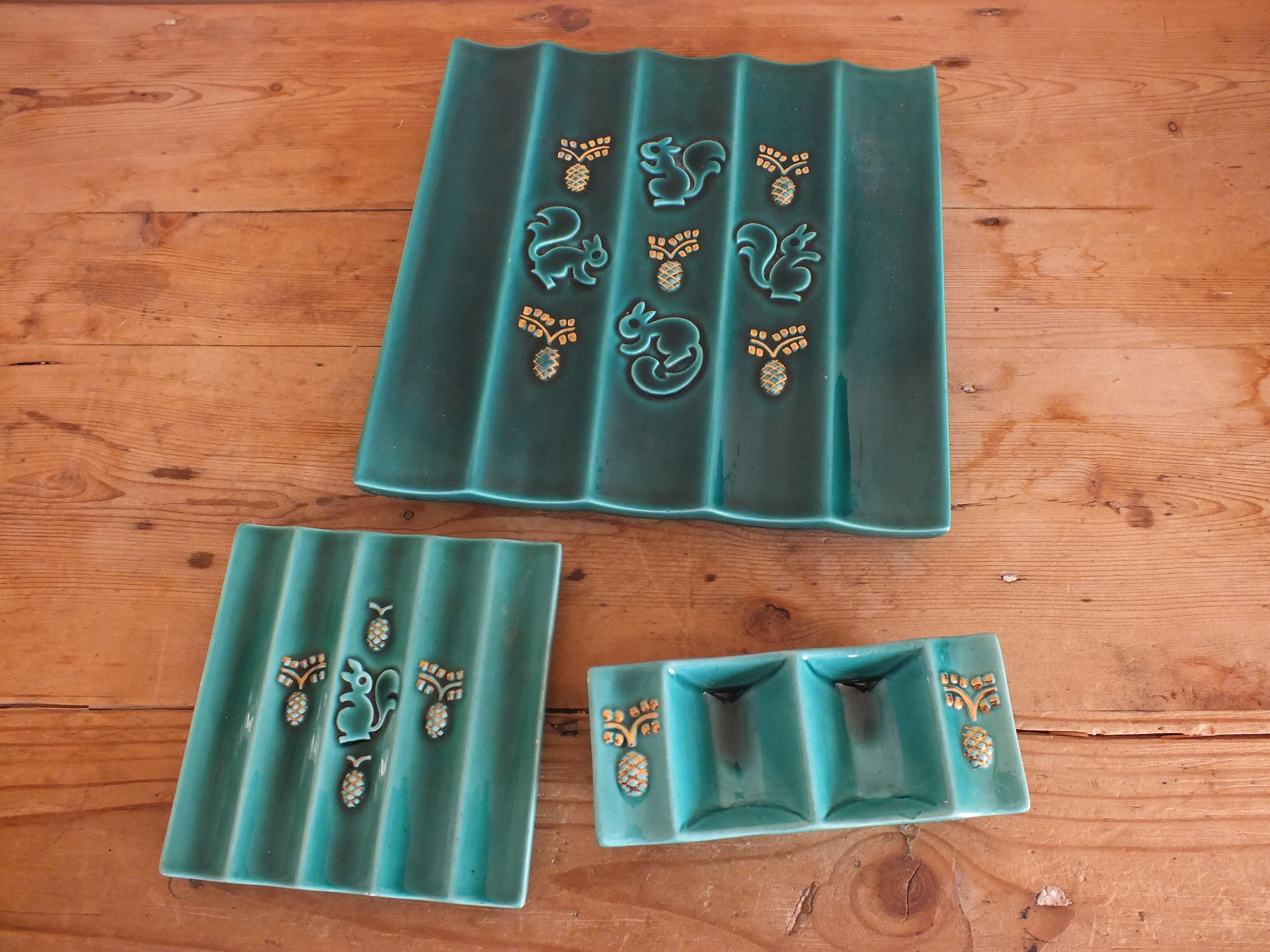 Vintage green ceramic trifle and salt shaker set 50s