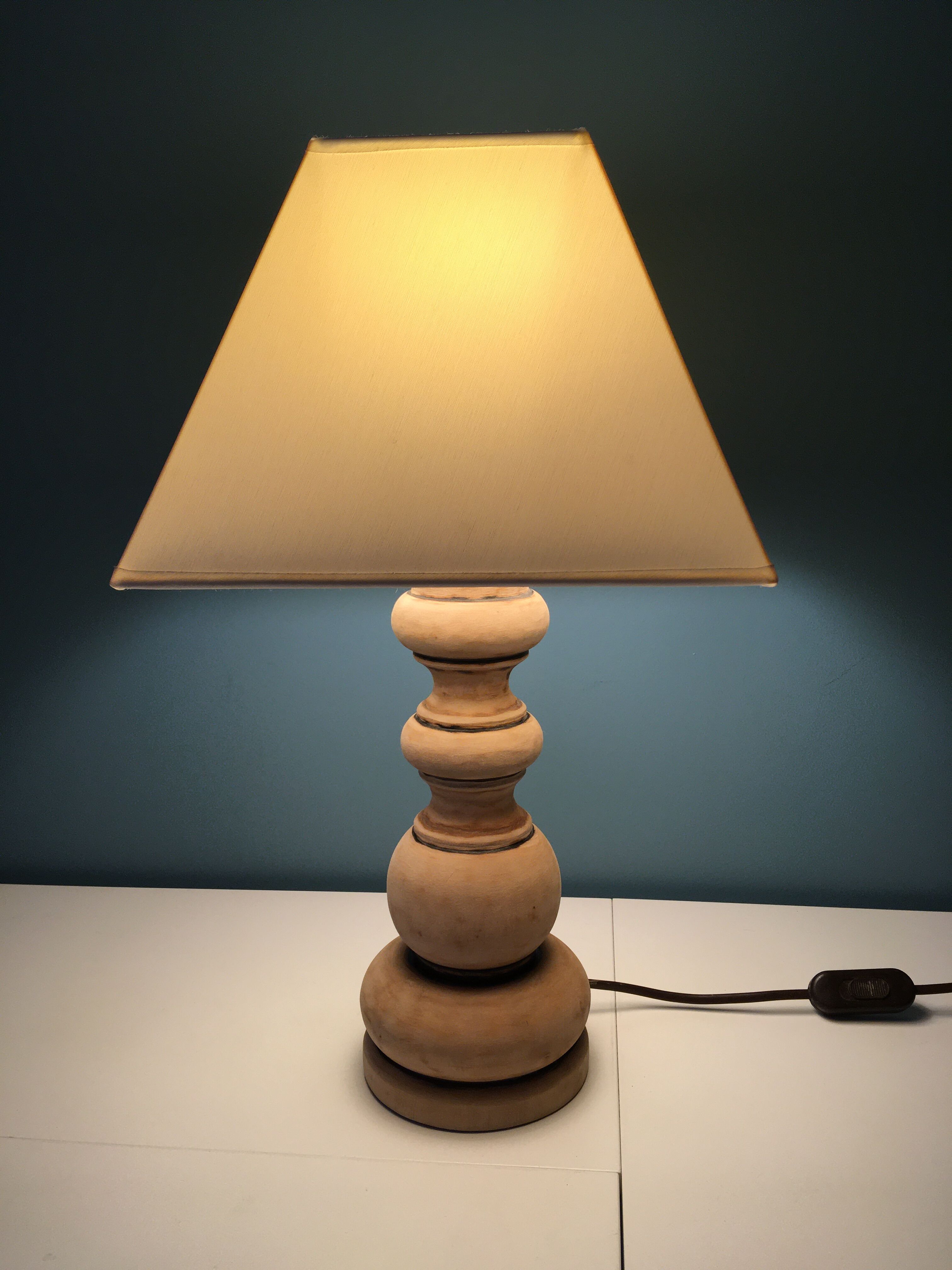 Pied de lampe en bois brut