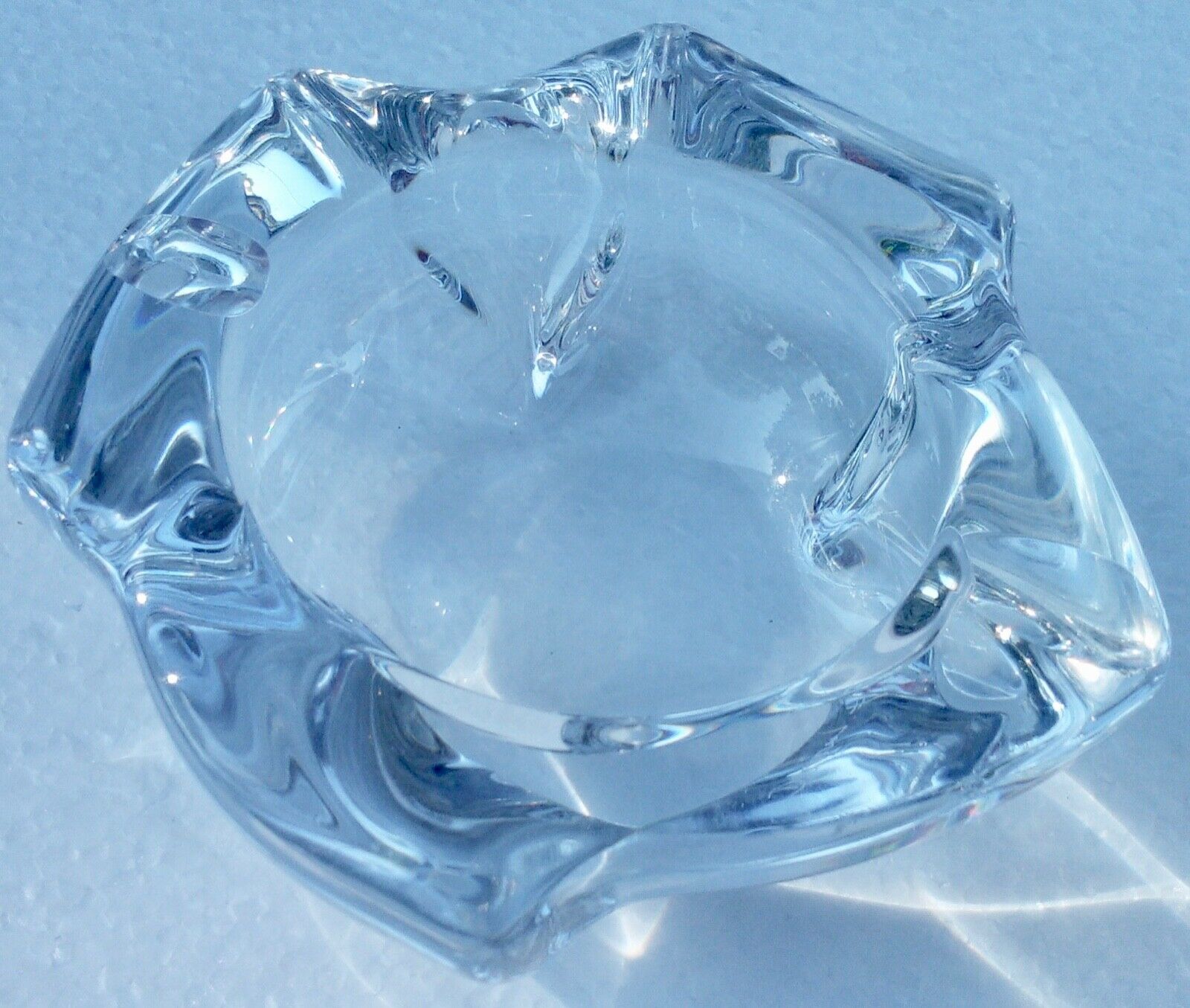 Cendrier en Cristal signé Daum France design moderniste