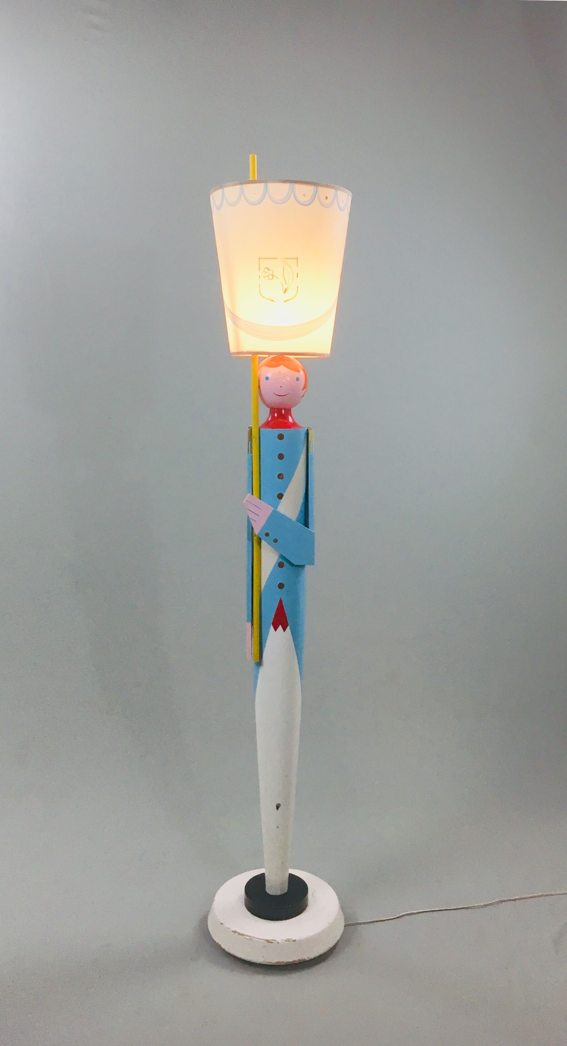 A soldier's lamppost by Suzanne Bonnichon