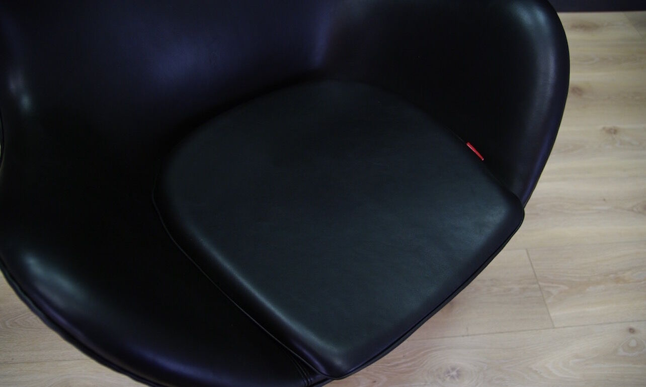 Egg Chair, Danish design, designer: Arne Jacobsen, manufacturer: Fritz Hans
