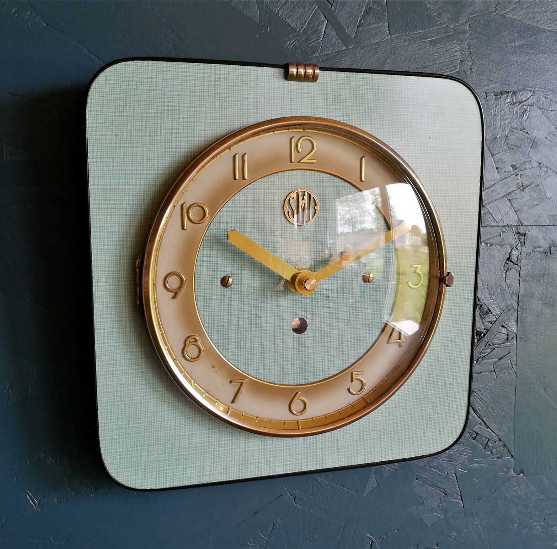 Horloge formica vintage pendule murale silencieuse carrée "SMI vert doré"