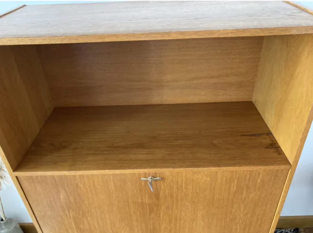 Secretary compass feet