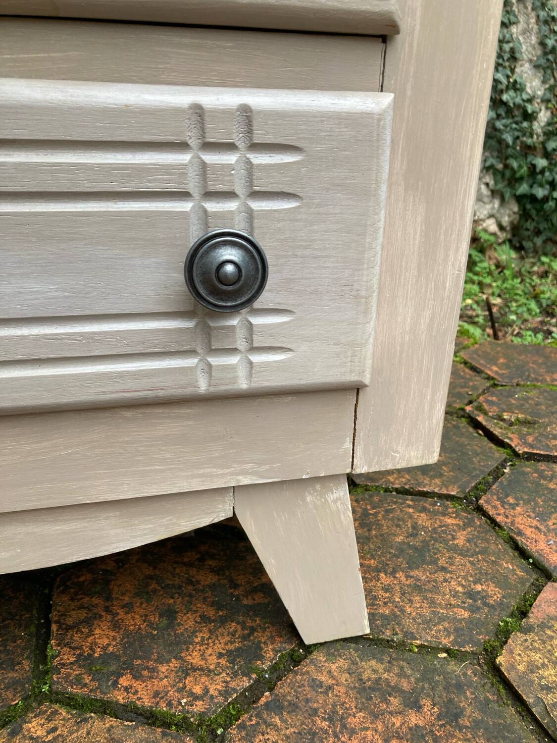 Vintage chest of drawers