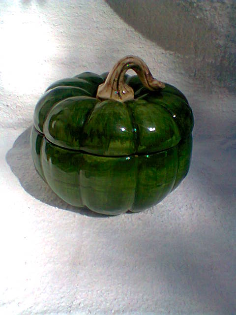 Earthenware ceramics trinket bowl