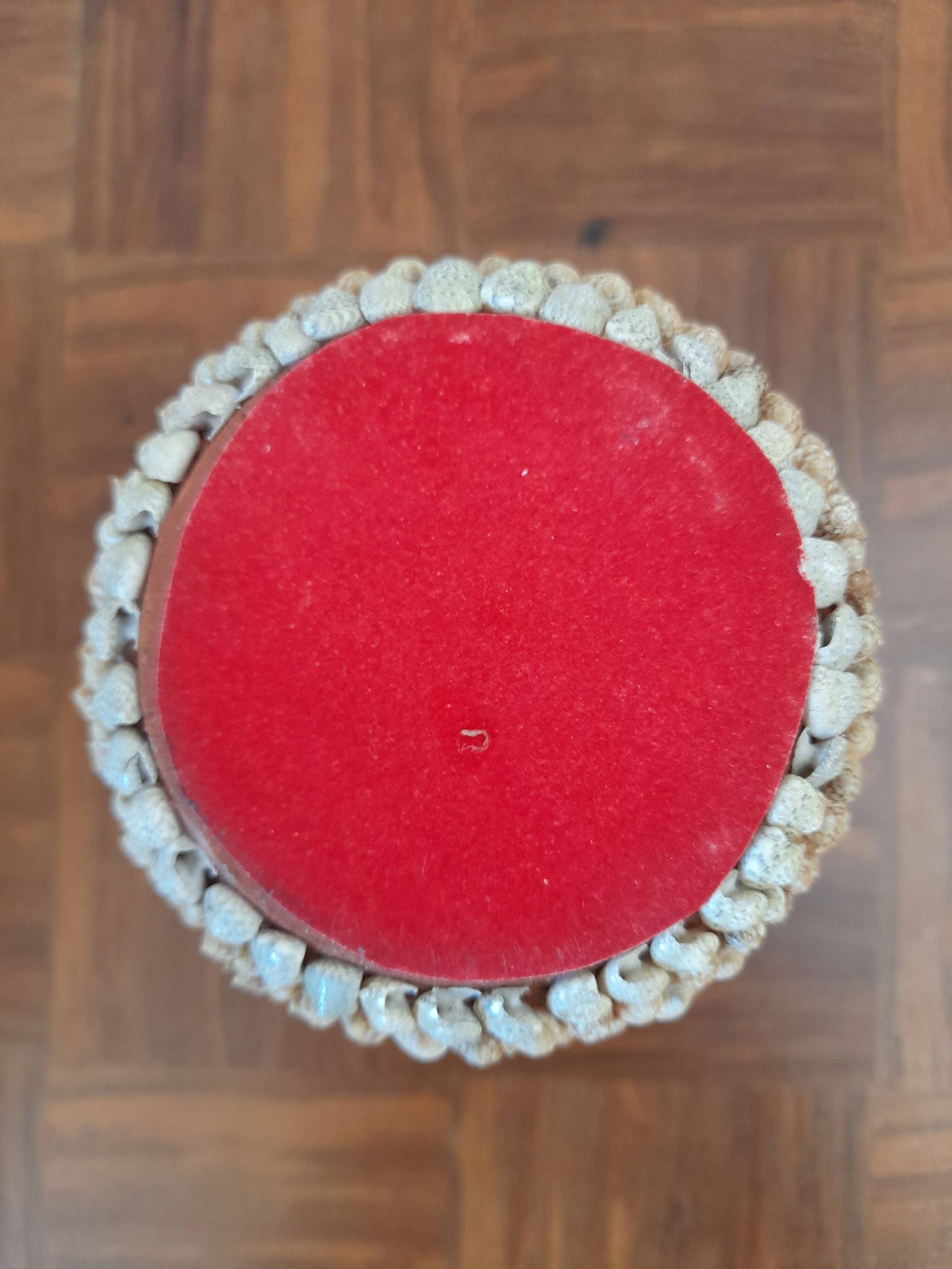 Vase vintage en coquillages