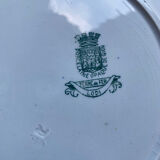 Iron earth plate