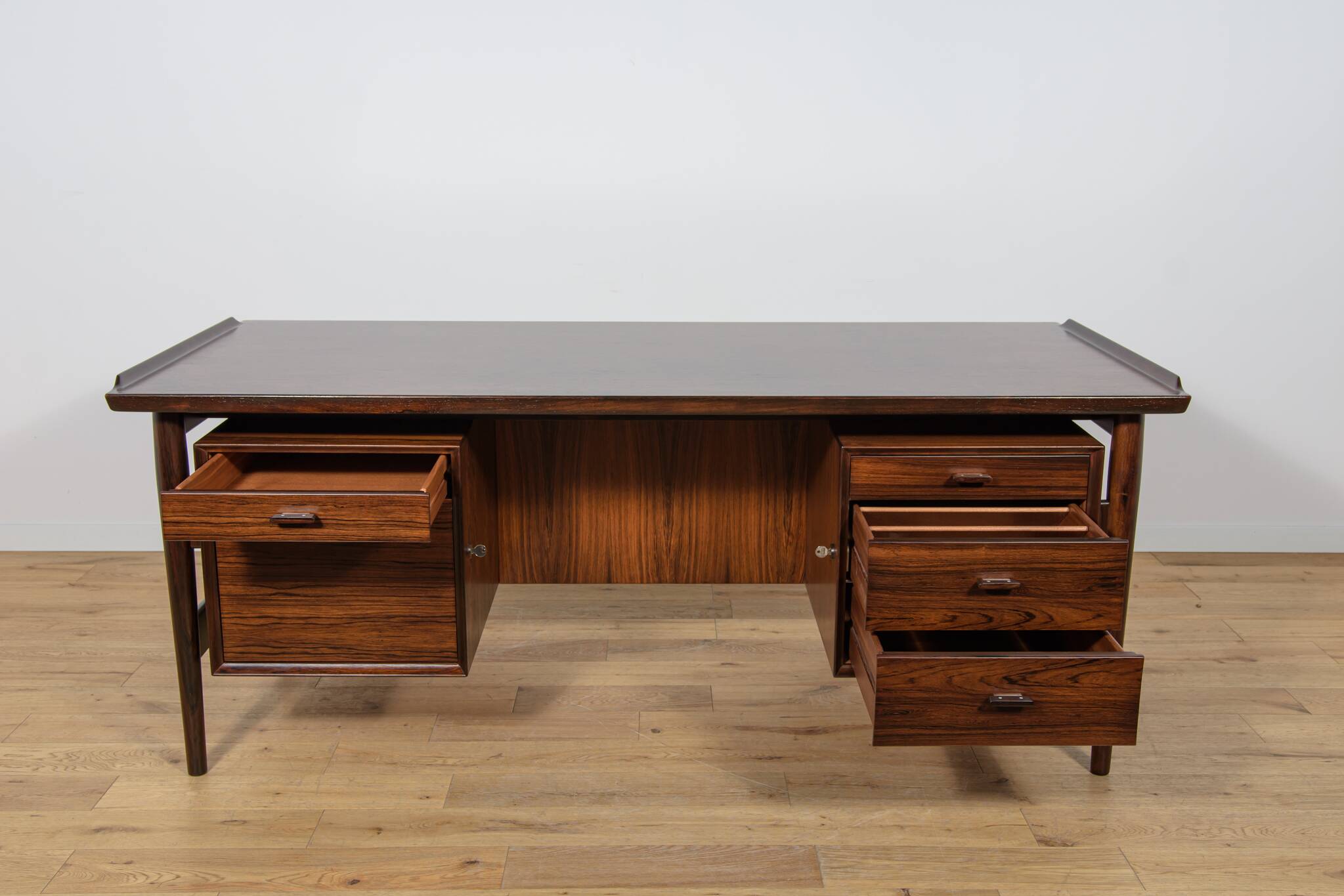 Mid-Century Rosewood Freestanding Desk Model 207 by Arne Vodder for Sibast,