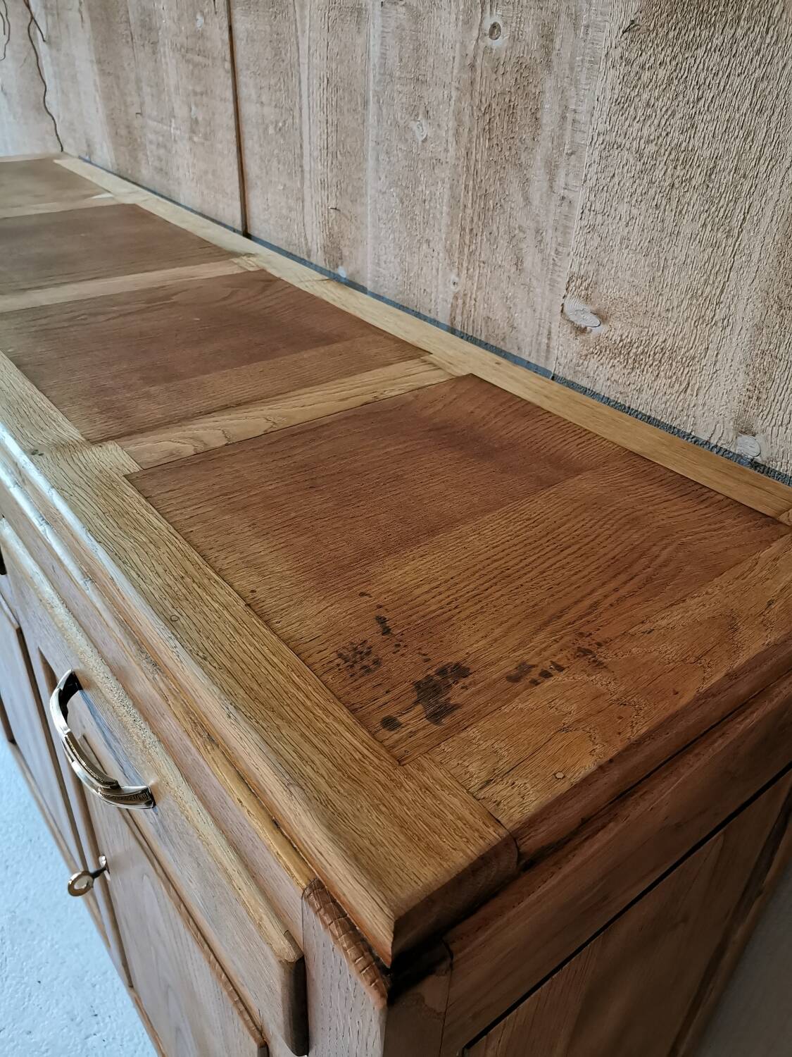 Compass feet sideboard