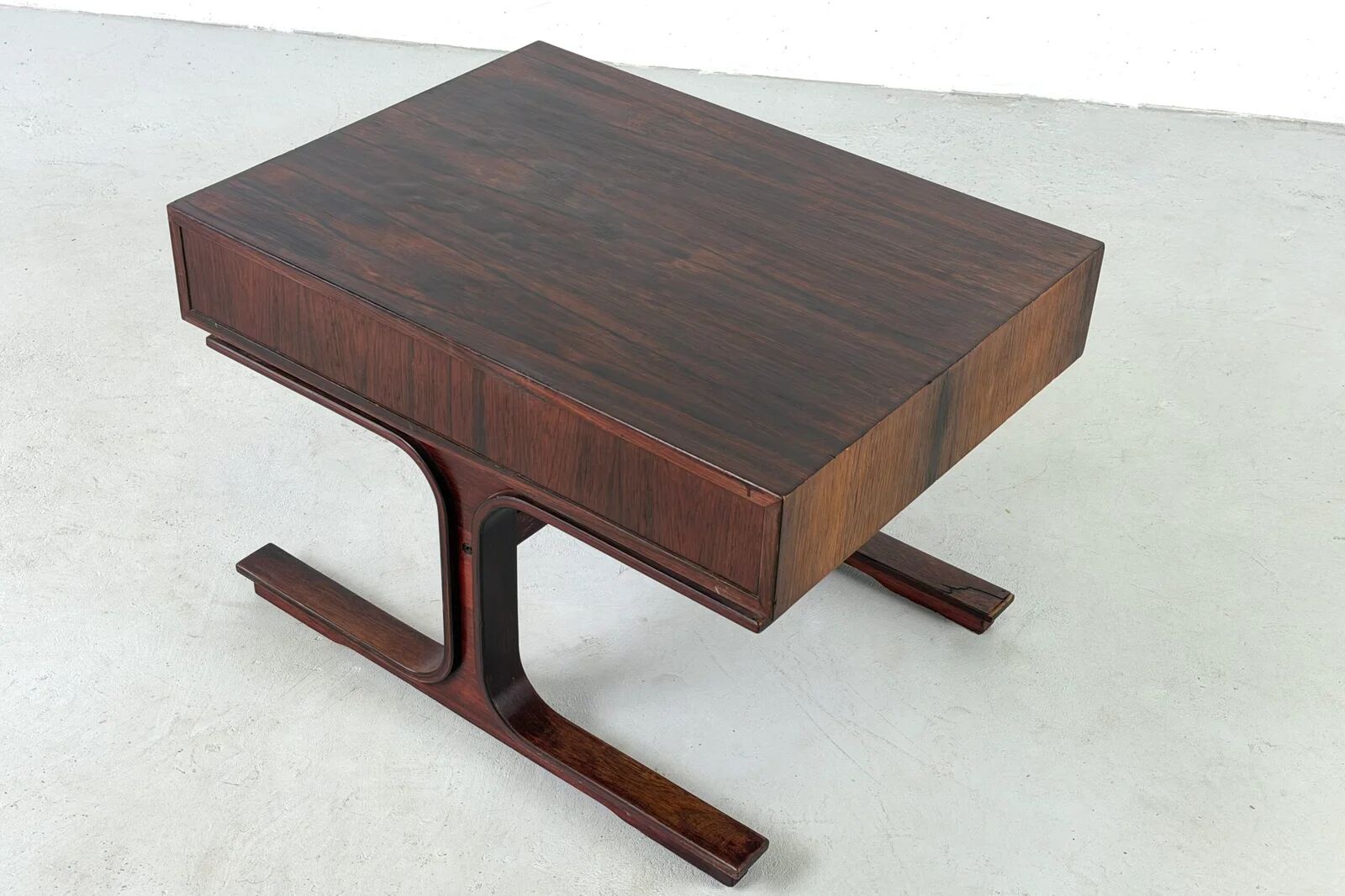Table basse modèle 554 par Gianfranco Frattini pour Bernini – 1960s