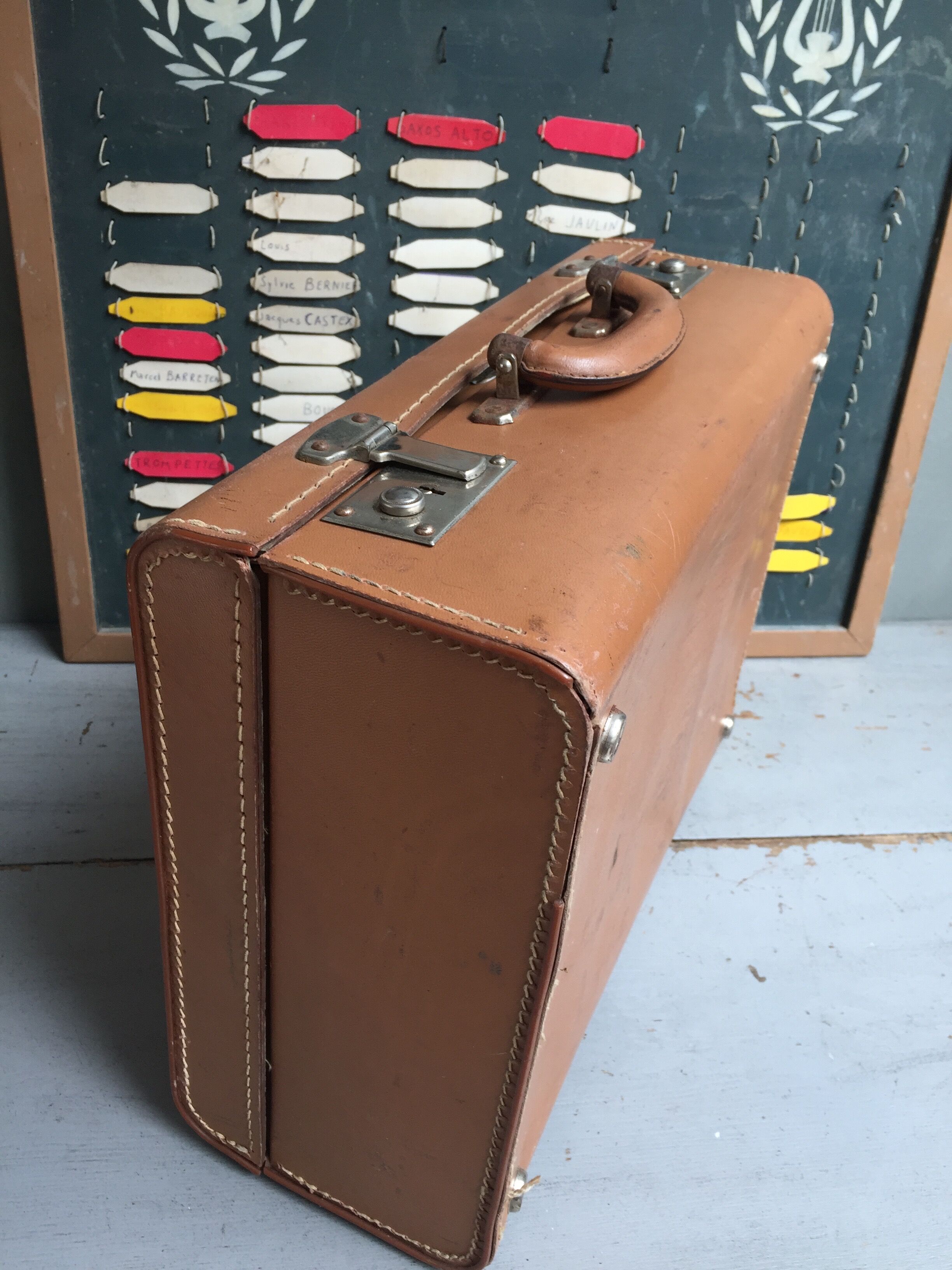 Bagajavion stitched leather suitcase