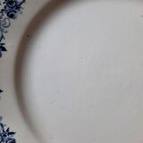 Assiettes plates anciennes dépareillées en faïence terre de fer