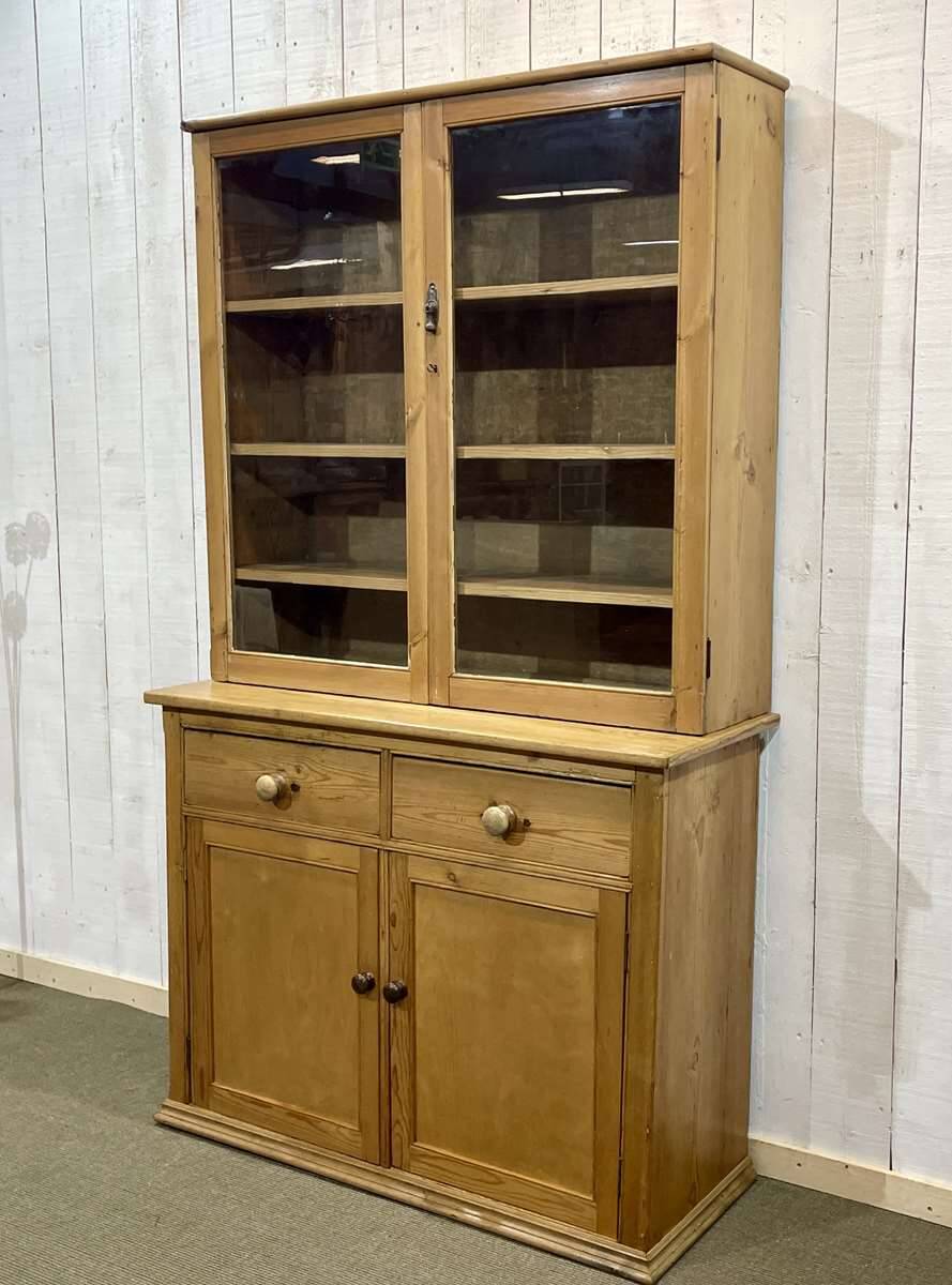 English 2-body sideboard in fir from the early 20th century