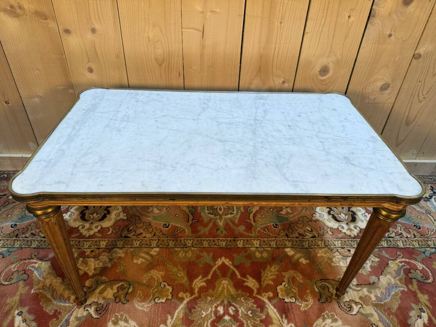 Louis XVI style coffee table in Carrara marble with toupie legs
