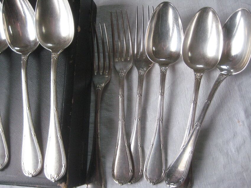 Christofle twelve large covers, model ribbons