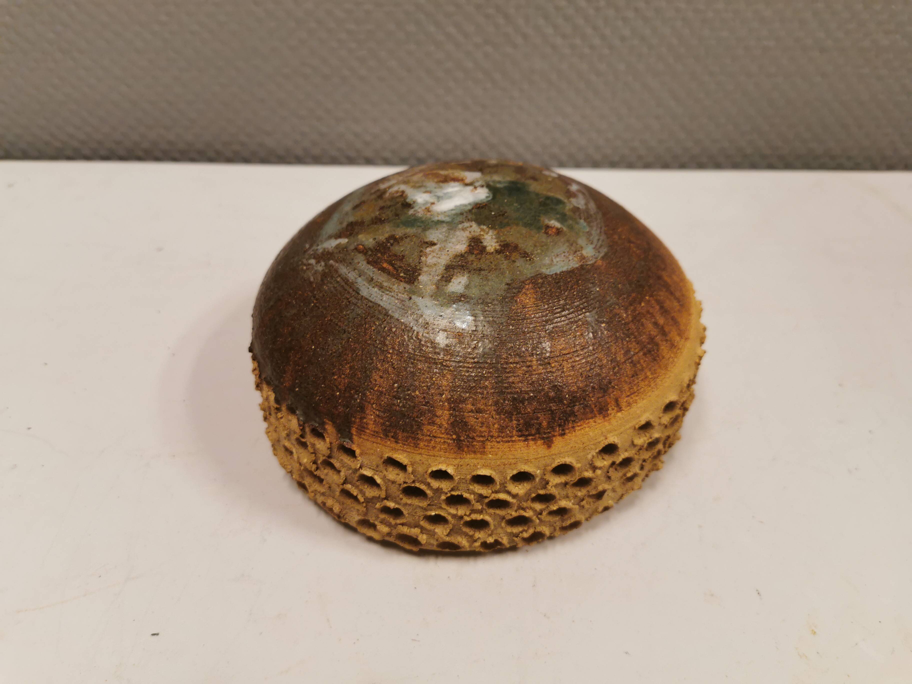 Small ceramic wall light, Danish and estimated from the 1970s.
