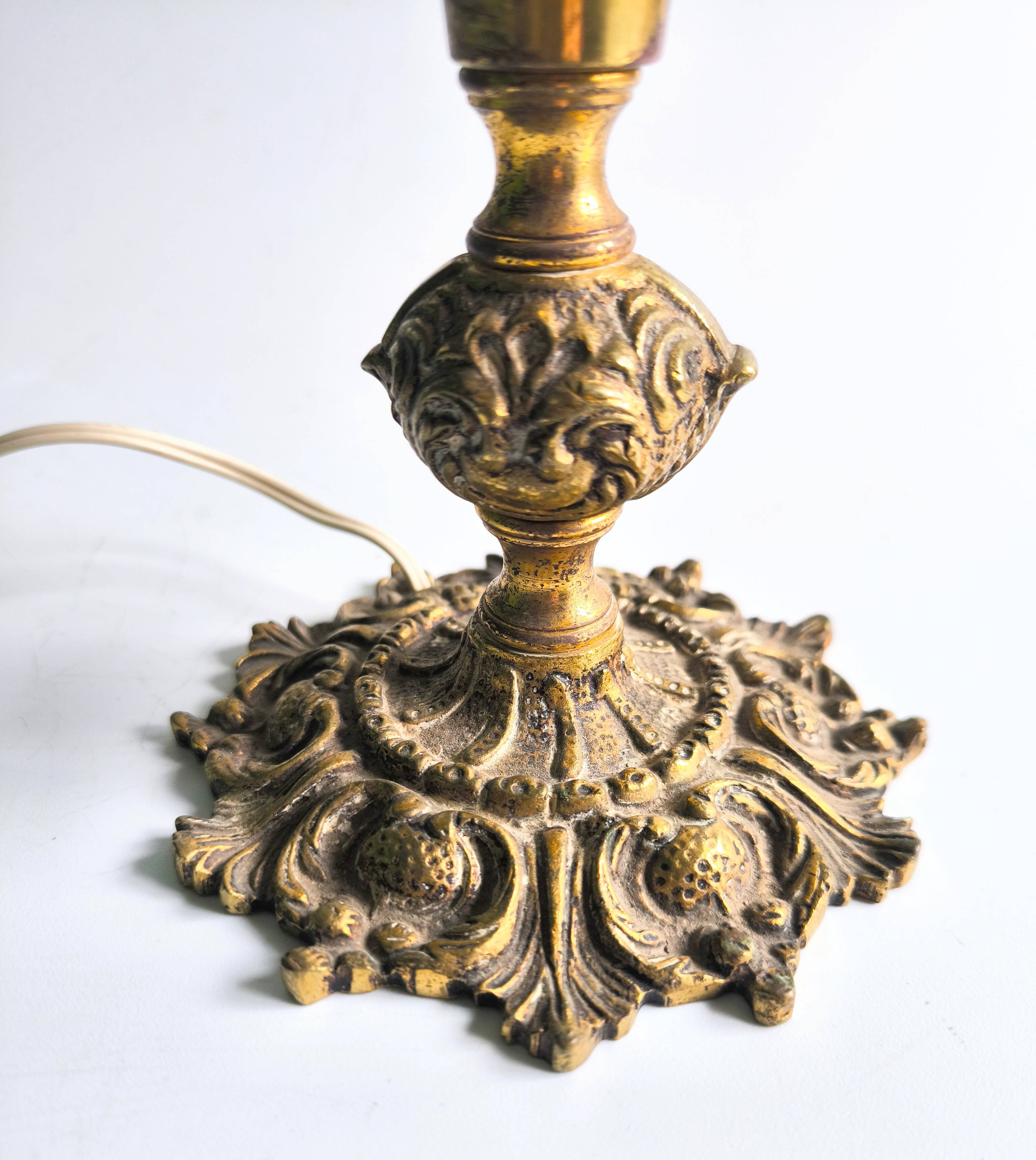 Belgian bronze lamp in Neoclassical style (circa 1910 - 1920)