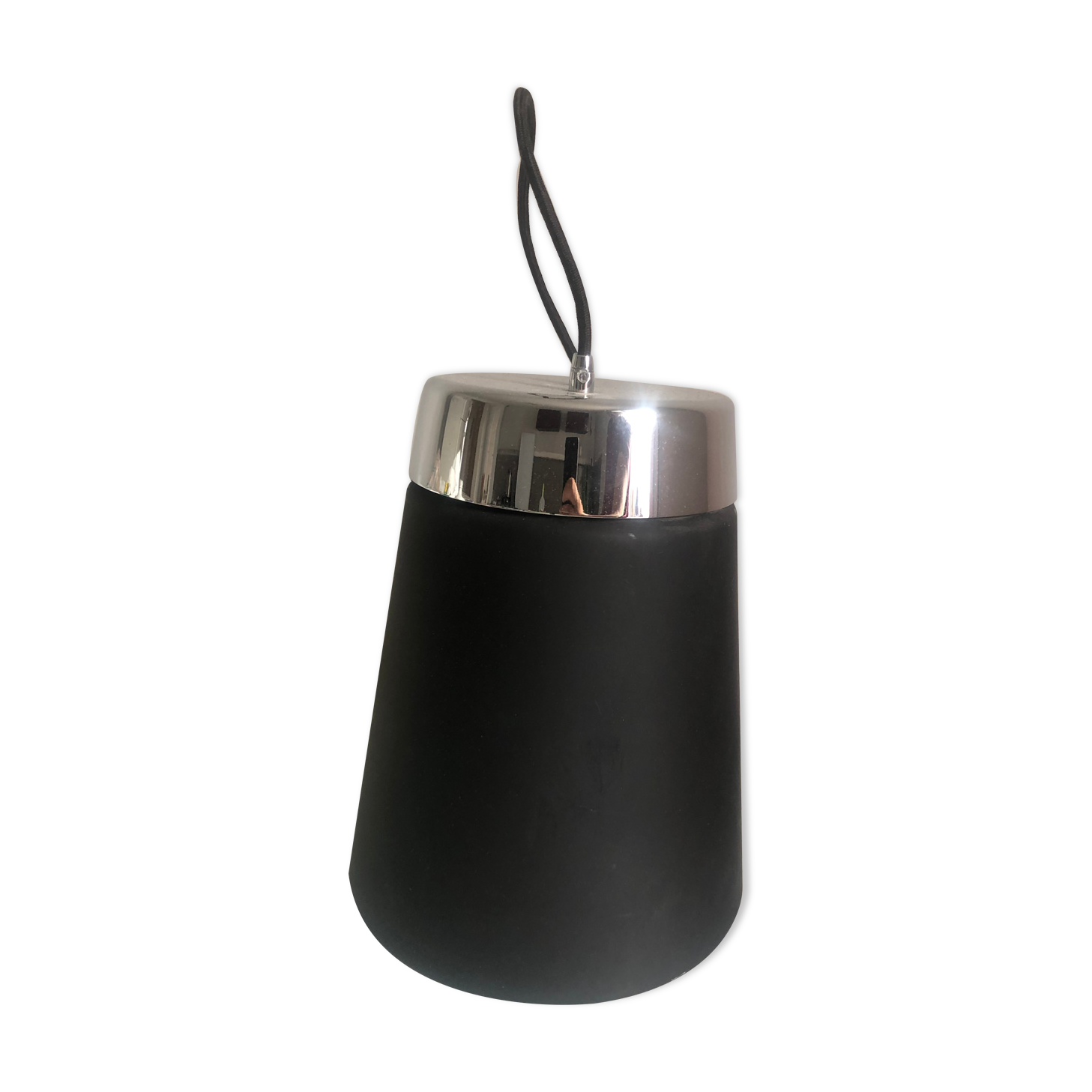 Black pendant lamp design