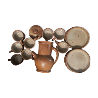 Tea set in brown sandstone