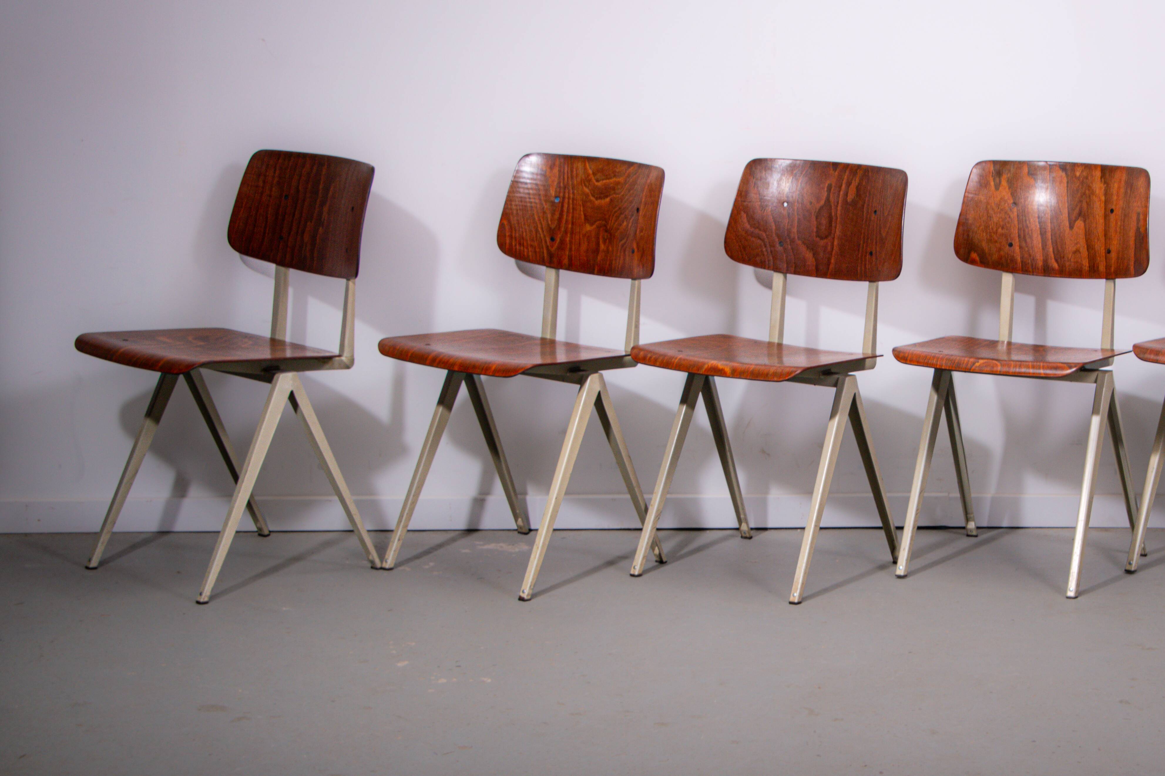 Chaise S16 par Galvanitas. Environ 1970.