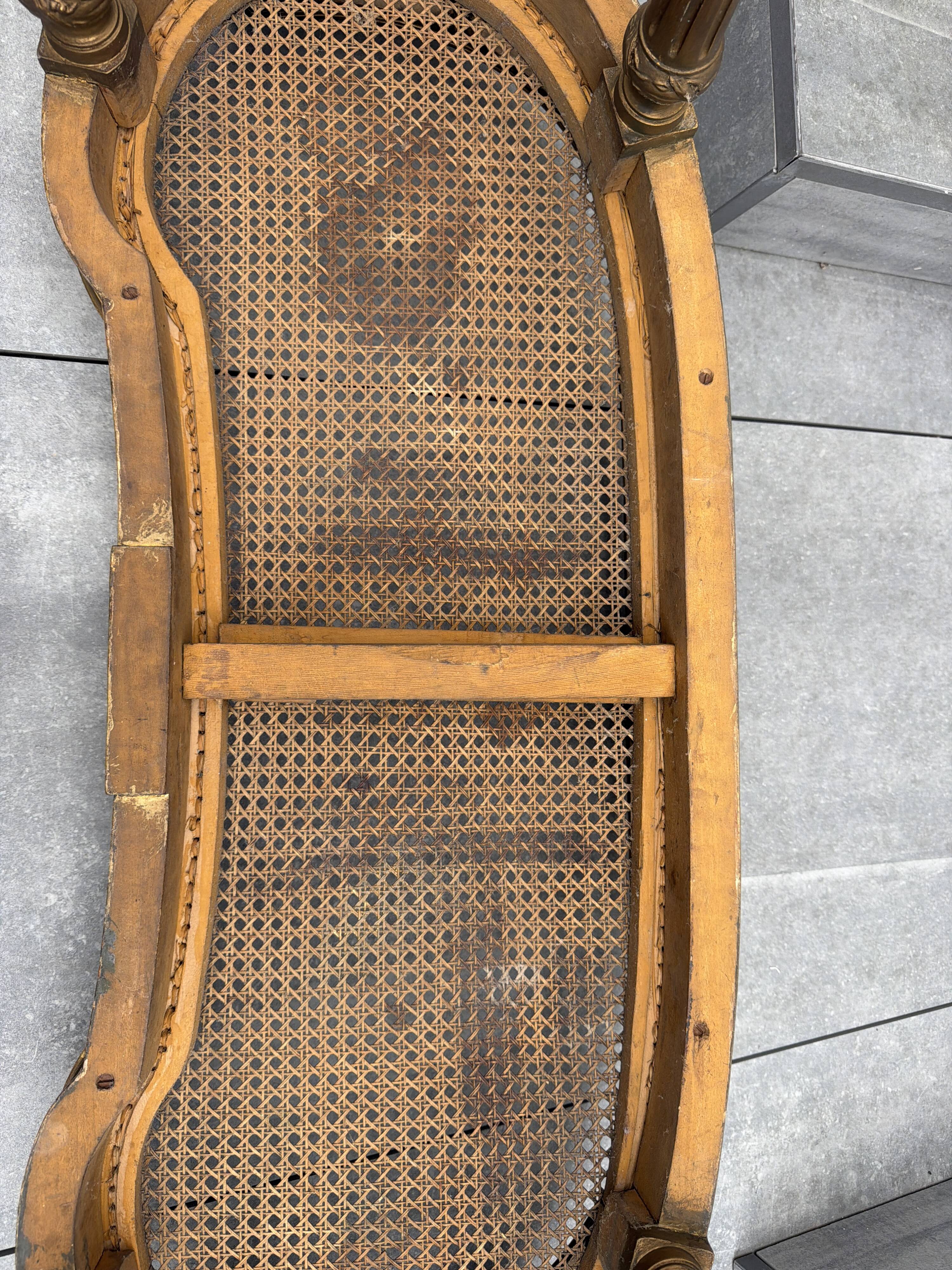 Superb salon bench (basket model) in Louis XVI style.