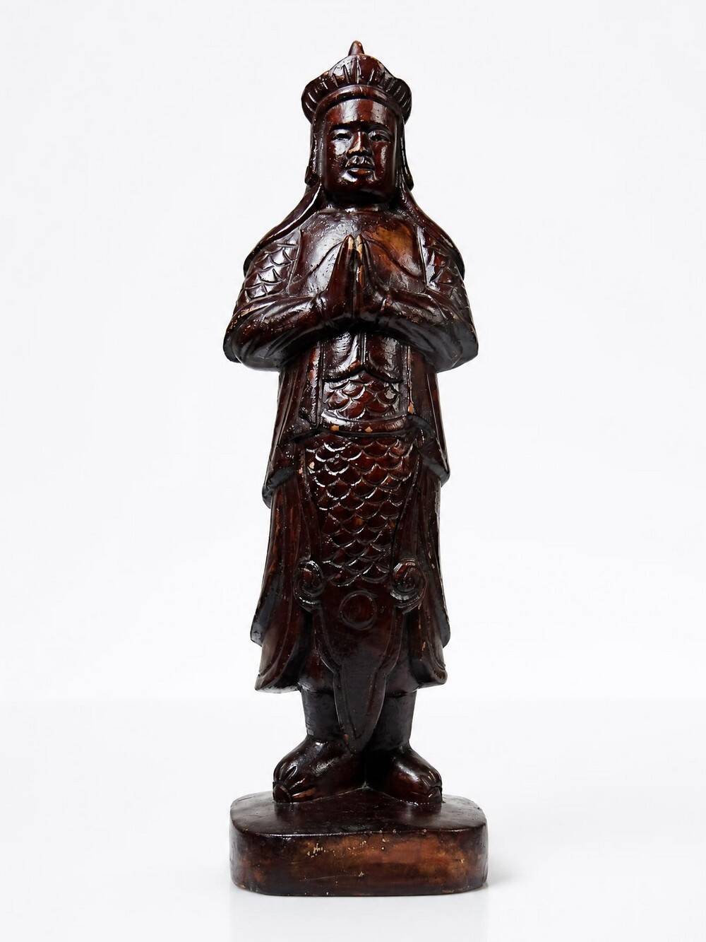 Asian statuette, popular art in carved monoxyle wood, vintage 1930-1960.