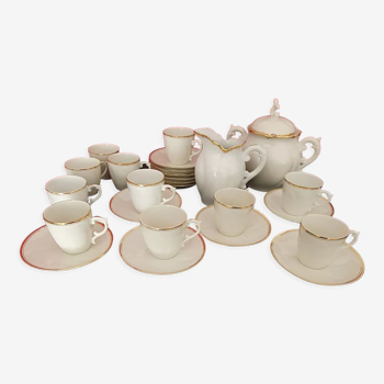 Service à café en porcelaine blanche