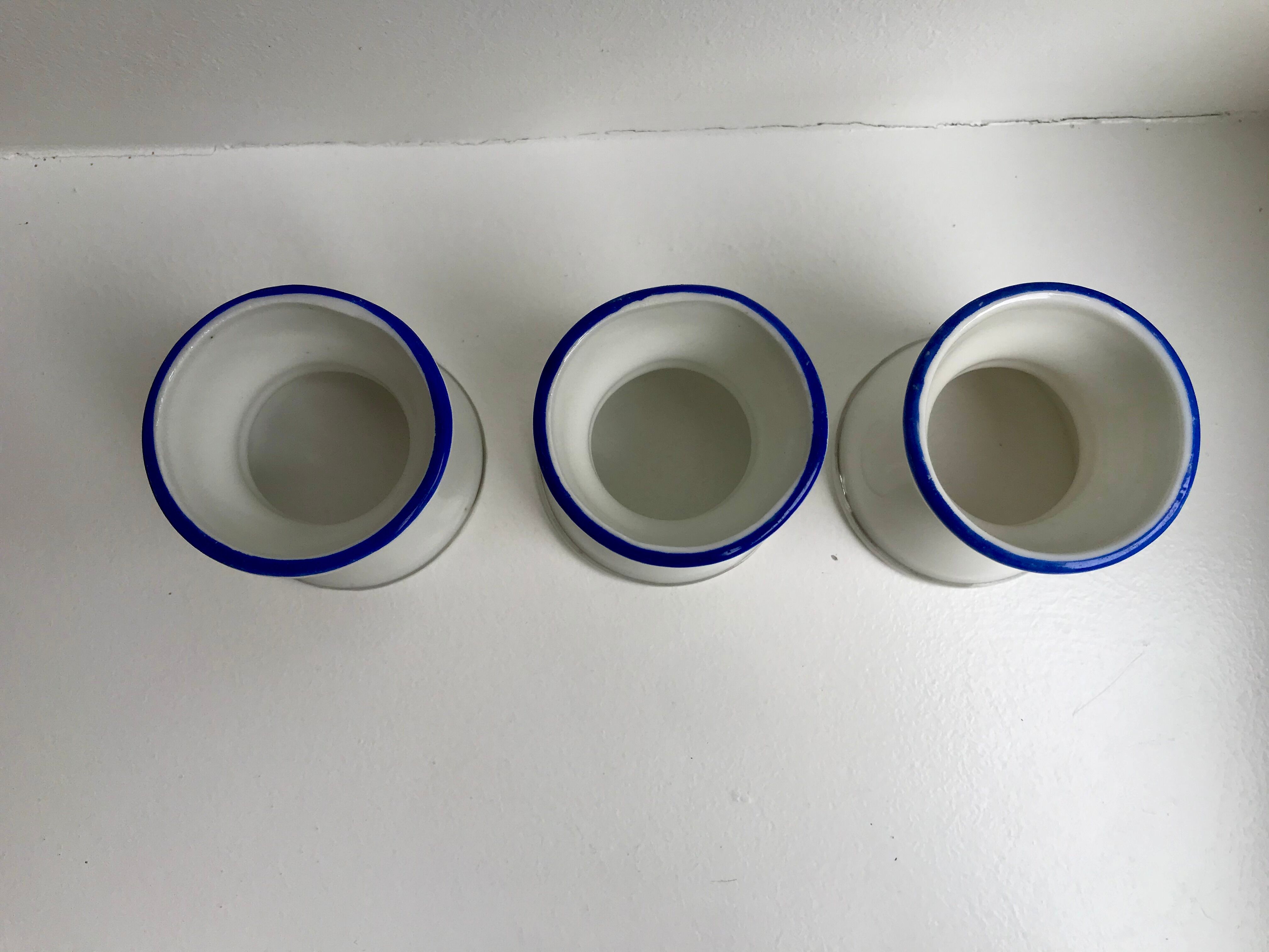 Trio of shells diabolo white edging silver and bright blue 50s