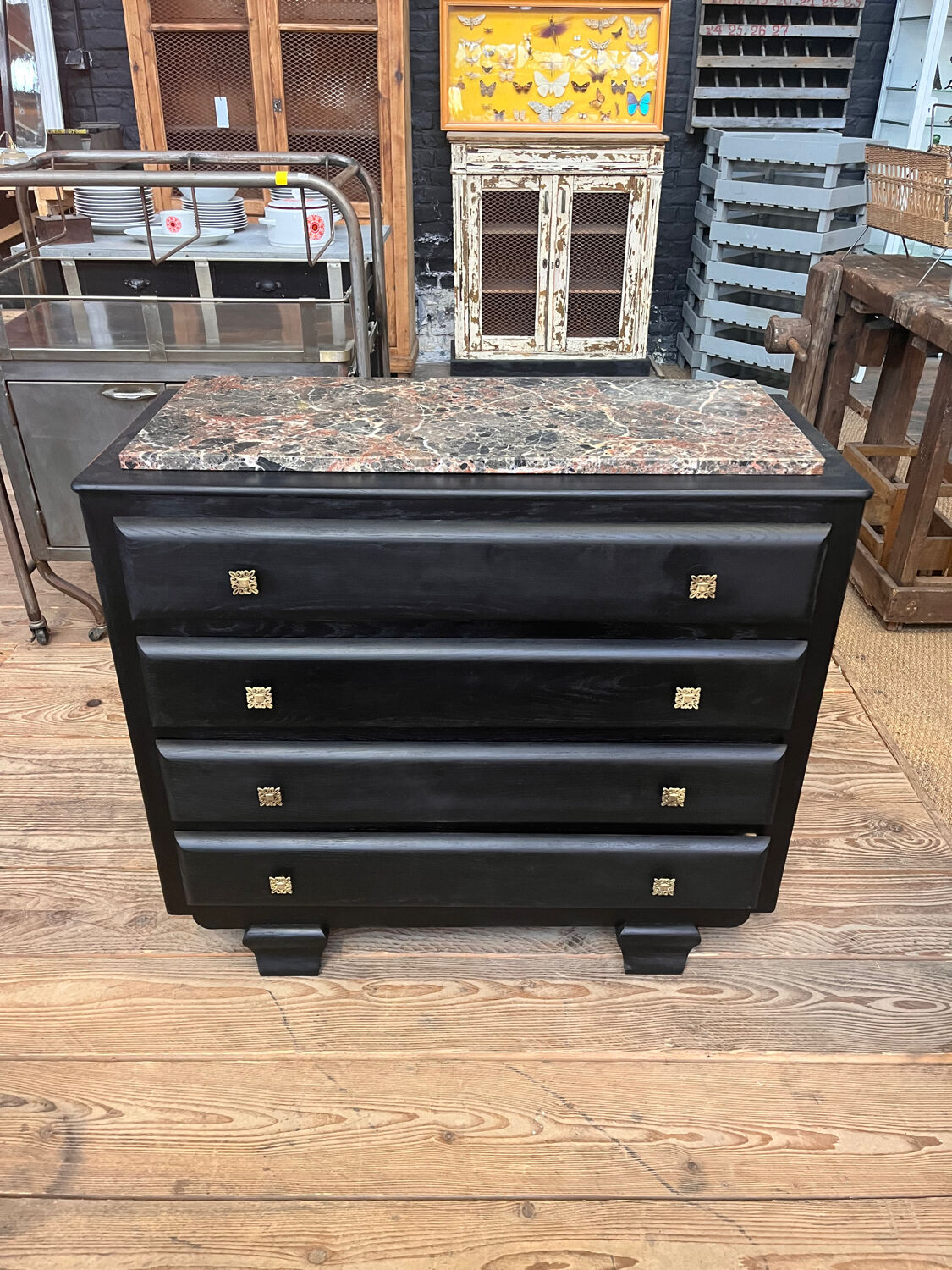 Art deco chest of drawers