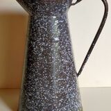 Broc ancien tôle émaillée mouchetée XIXème