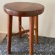 Tabouret en bois verni