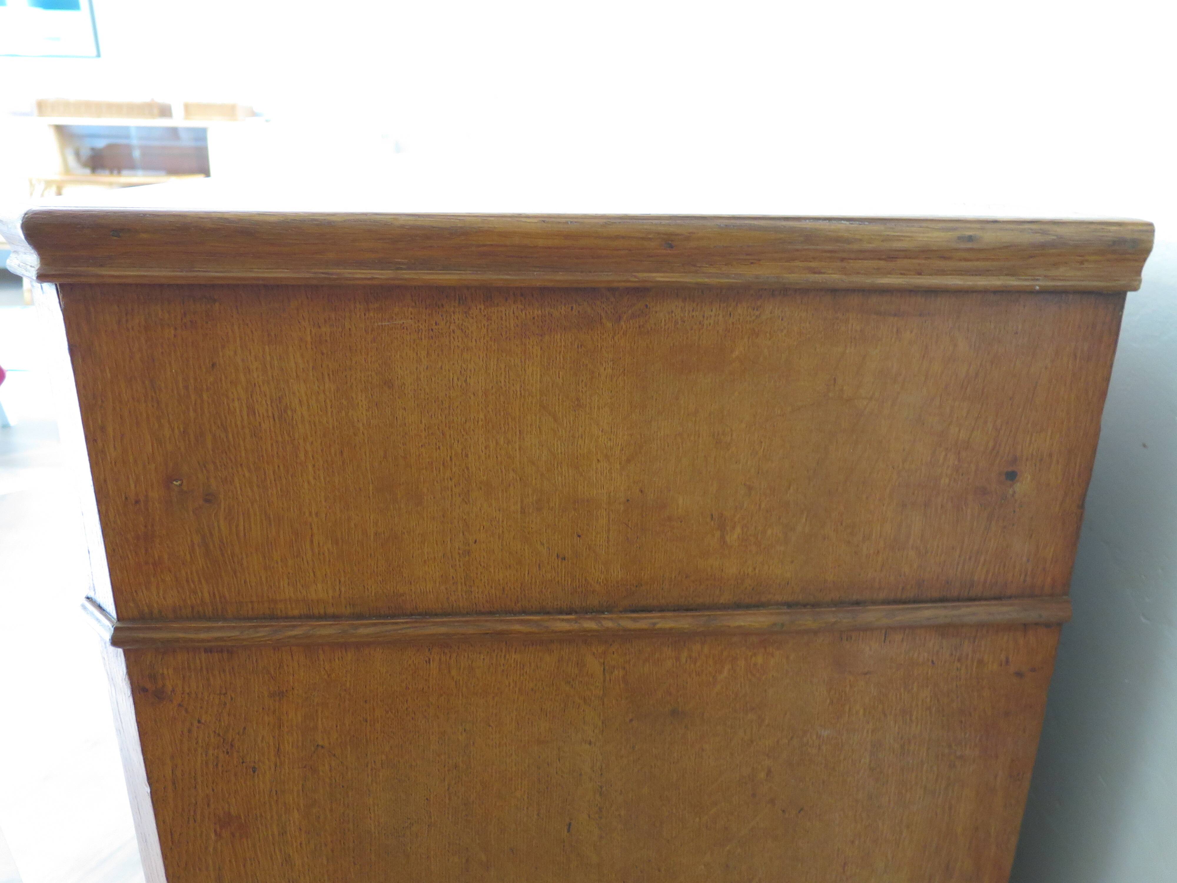 Old - Beautiful solid oak sideboard - 2 doors - 2 drawers in golden oak color